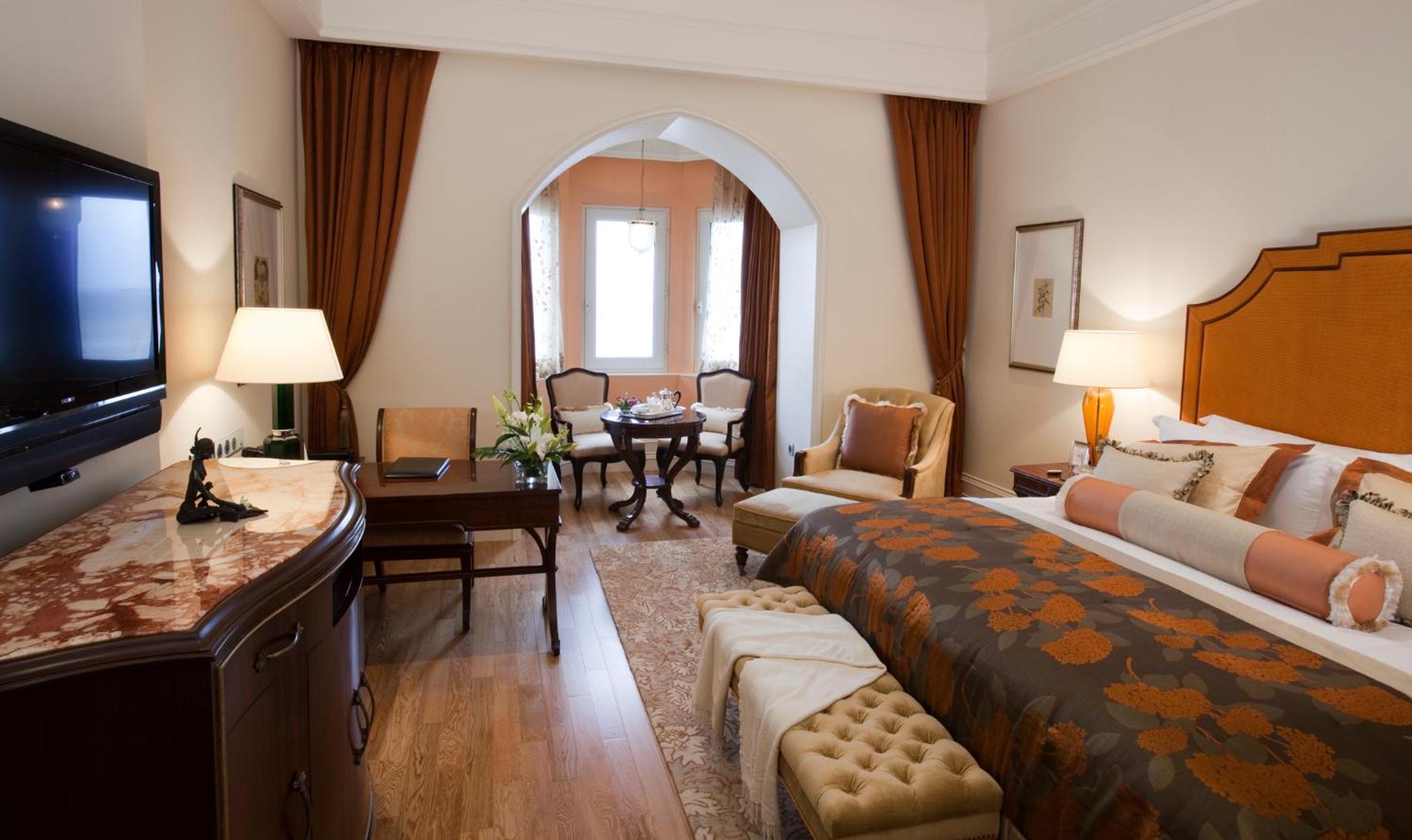 Luxury Grande Room City View