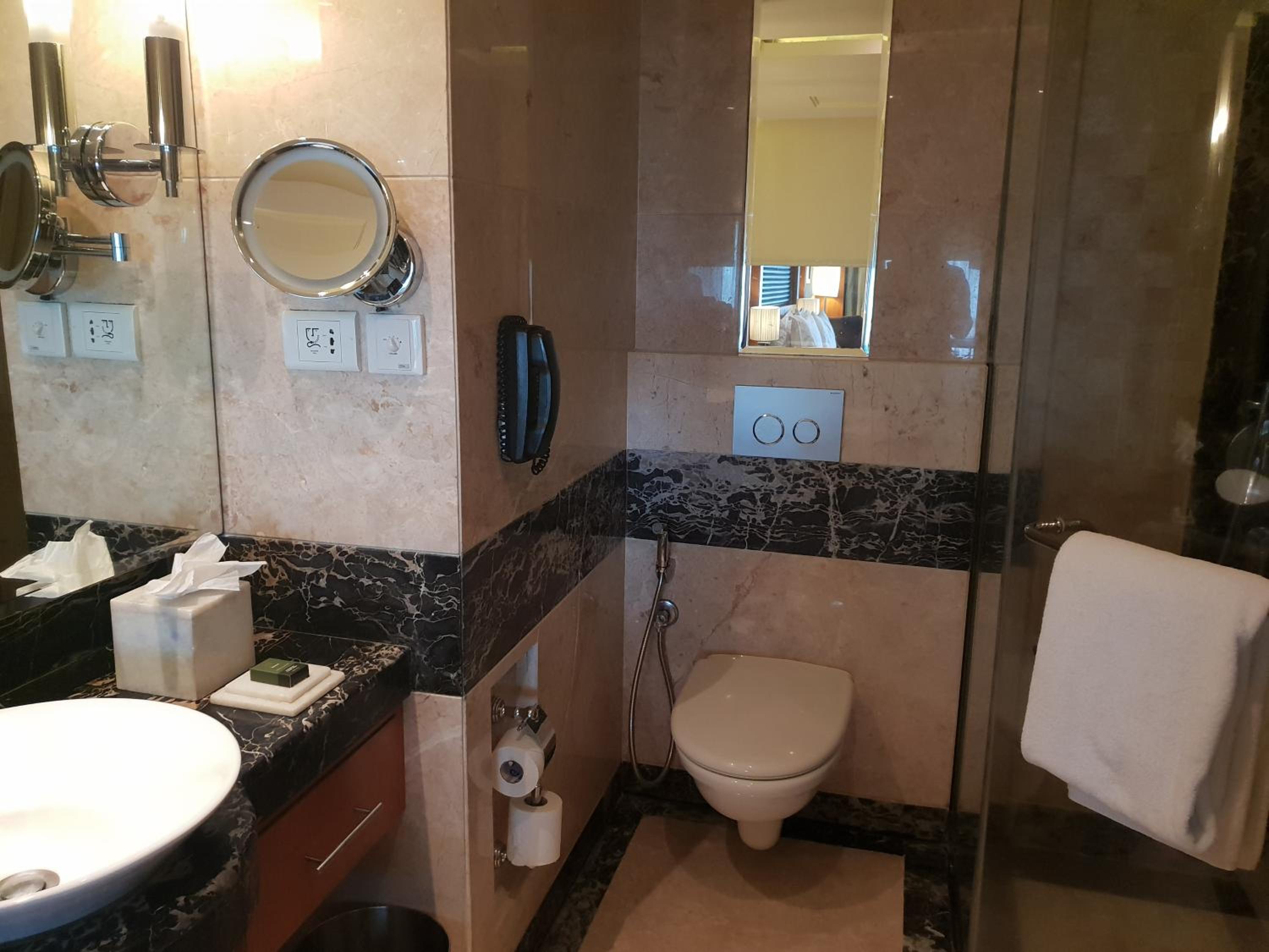 Deluxe Room - Photo 4