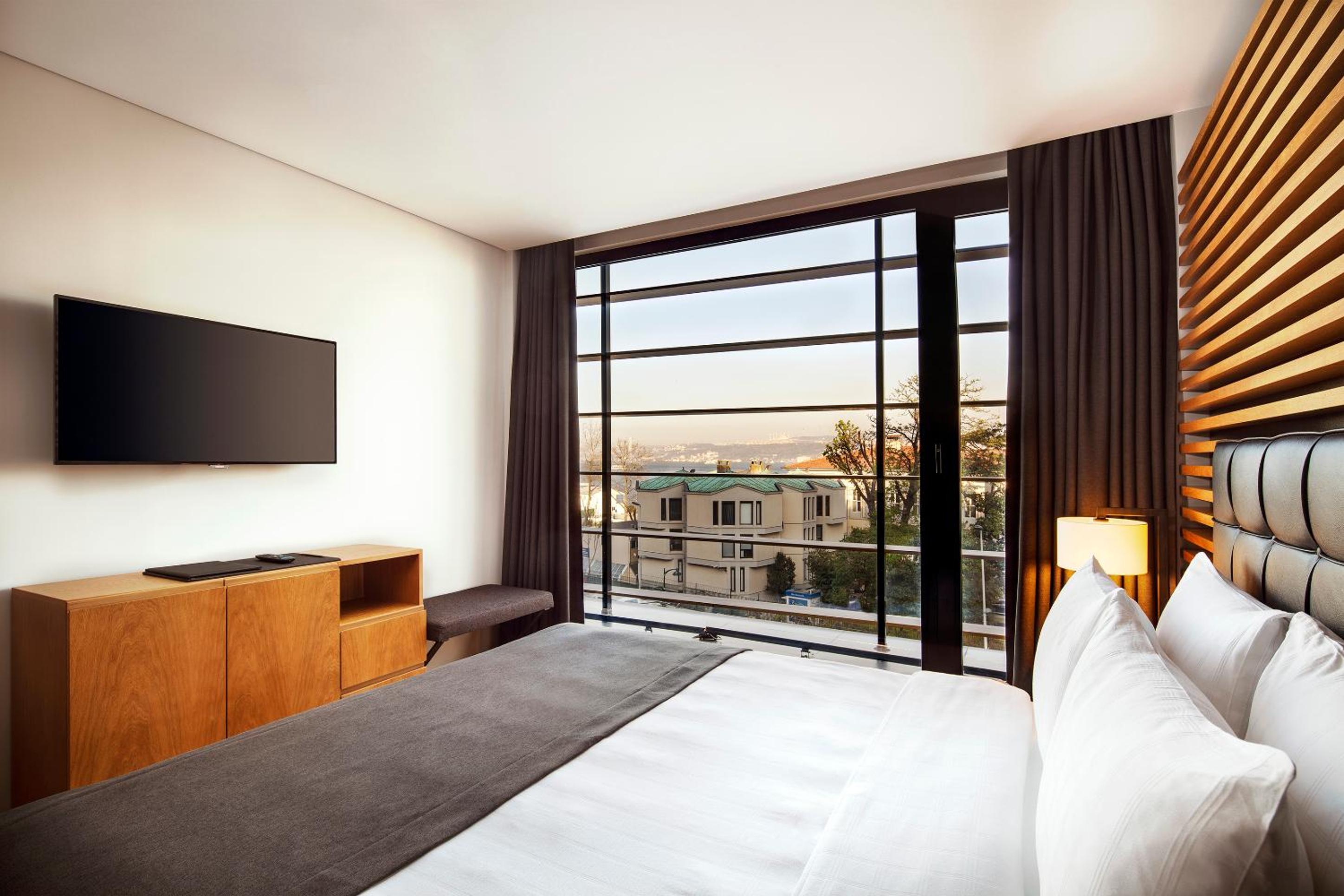 Deluxe Room with Sea View photo 1