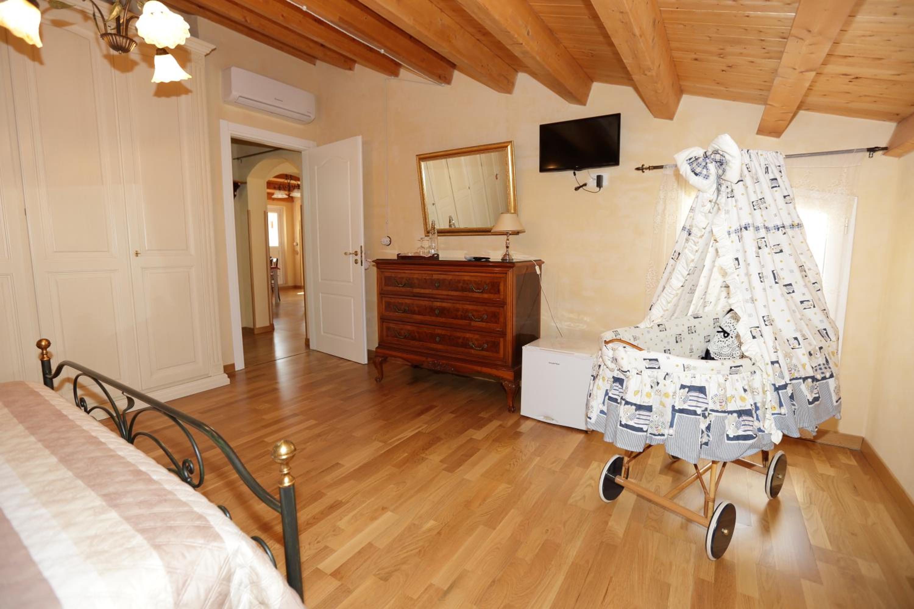 Triple Room with Private Bathroom photo 1