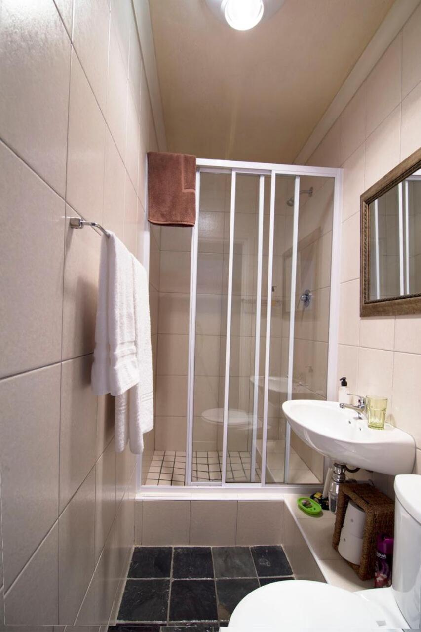 Small Double Room - Photo 7