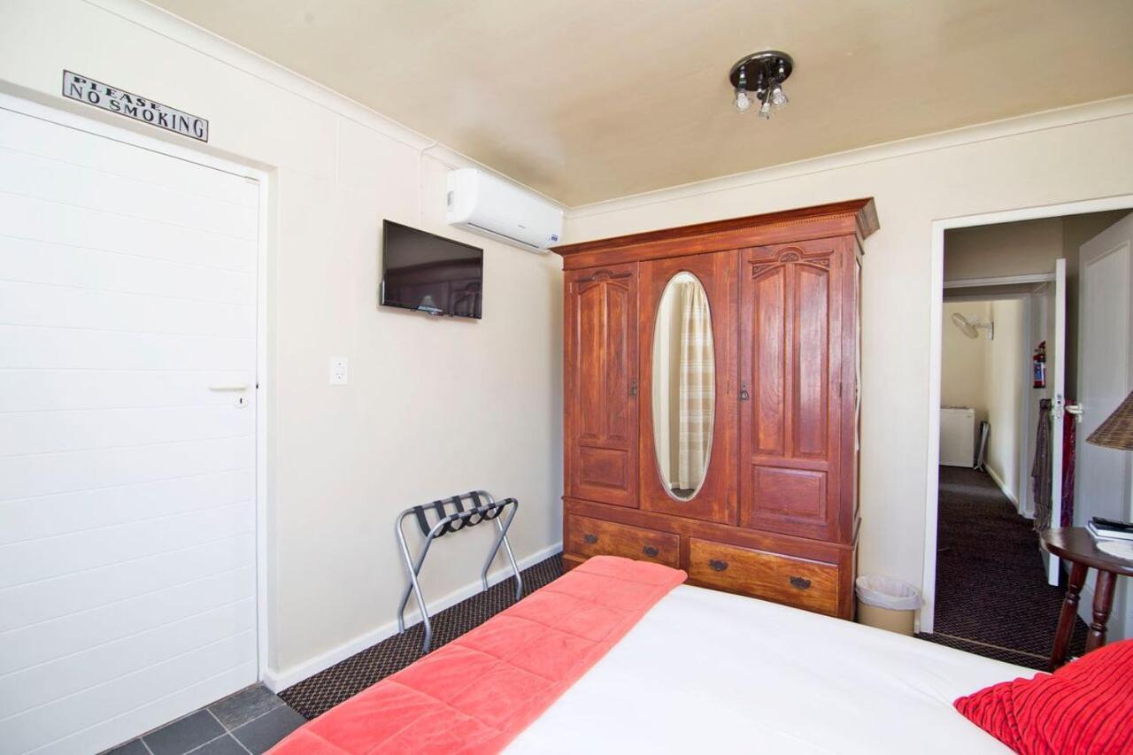 Small Double Room - Photo 6