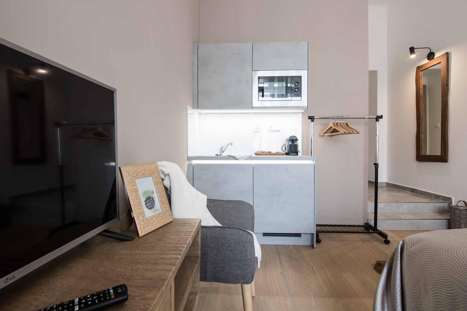 Studio Apartment - Photo 12