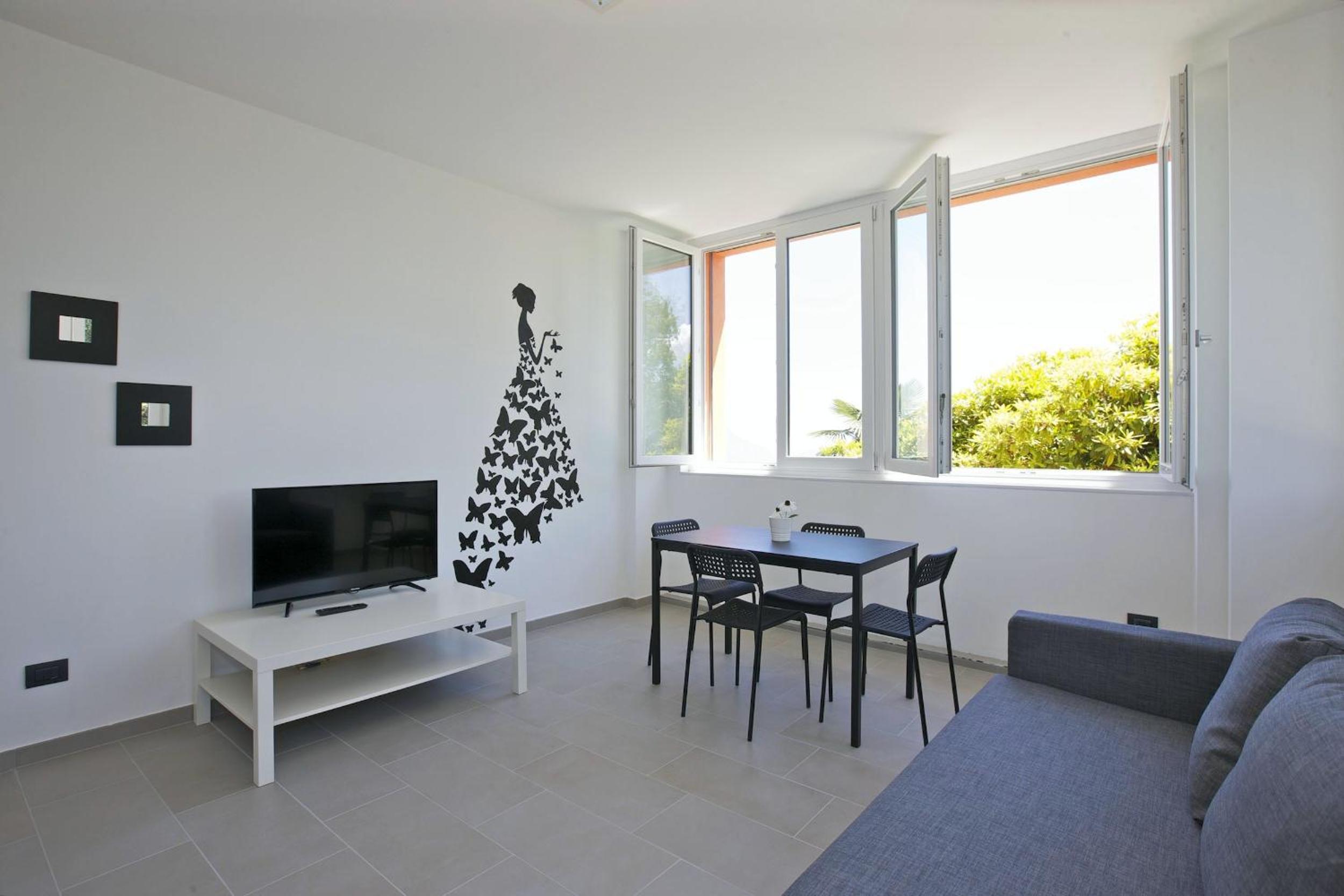 Apartment with Mountain View photo 1