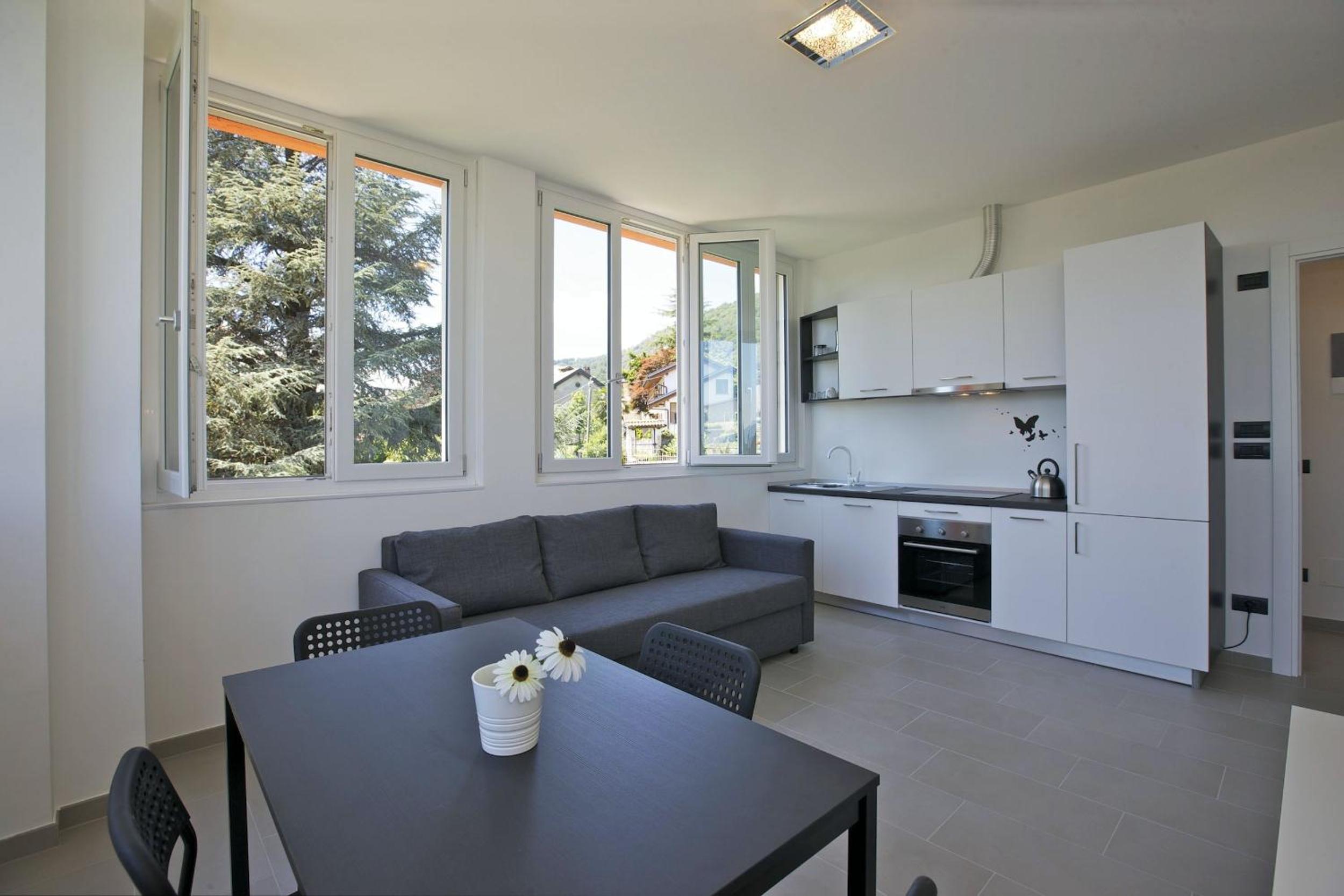 Apartment with Mountain View photo 2
