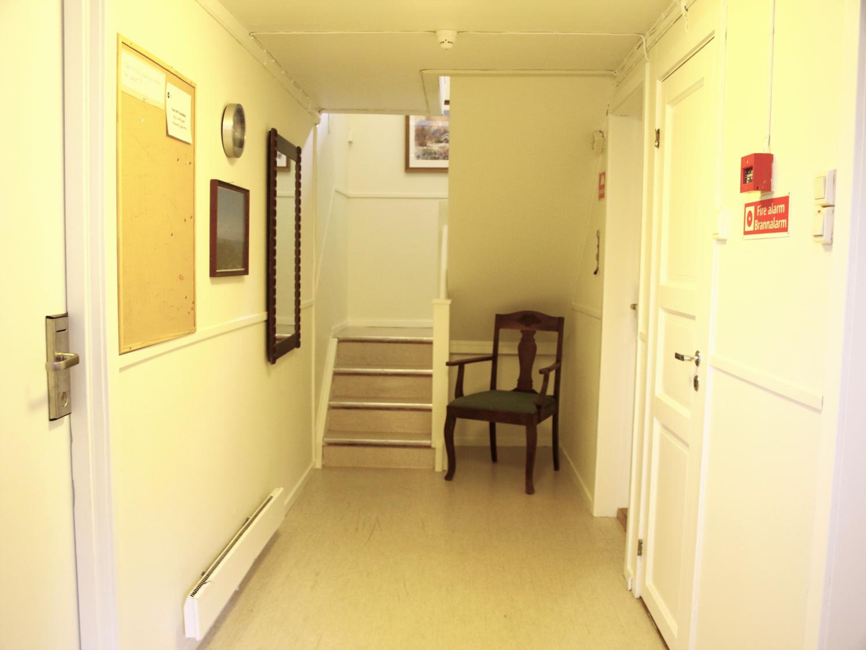 Three-Bedroom House - Photo 2