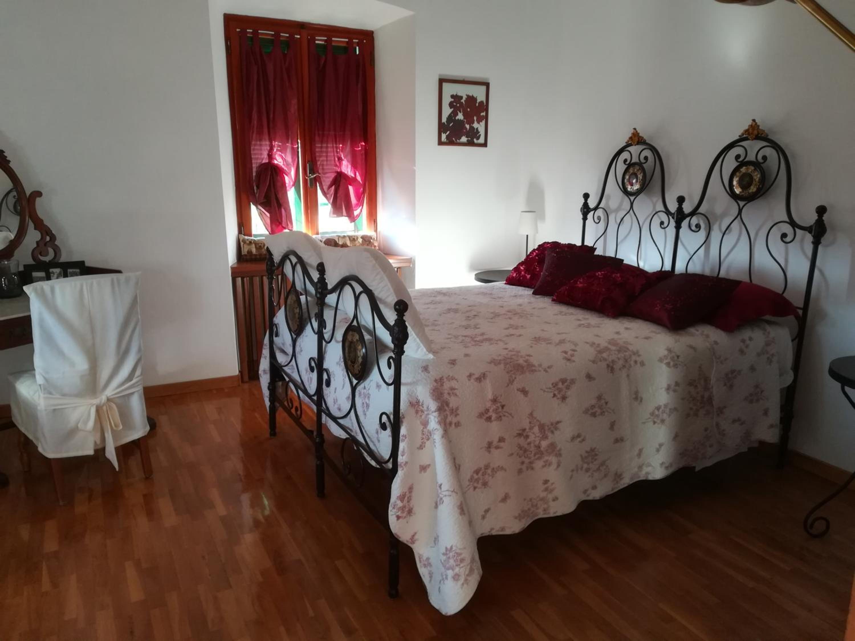 Double Room - Photo 6