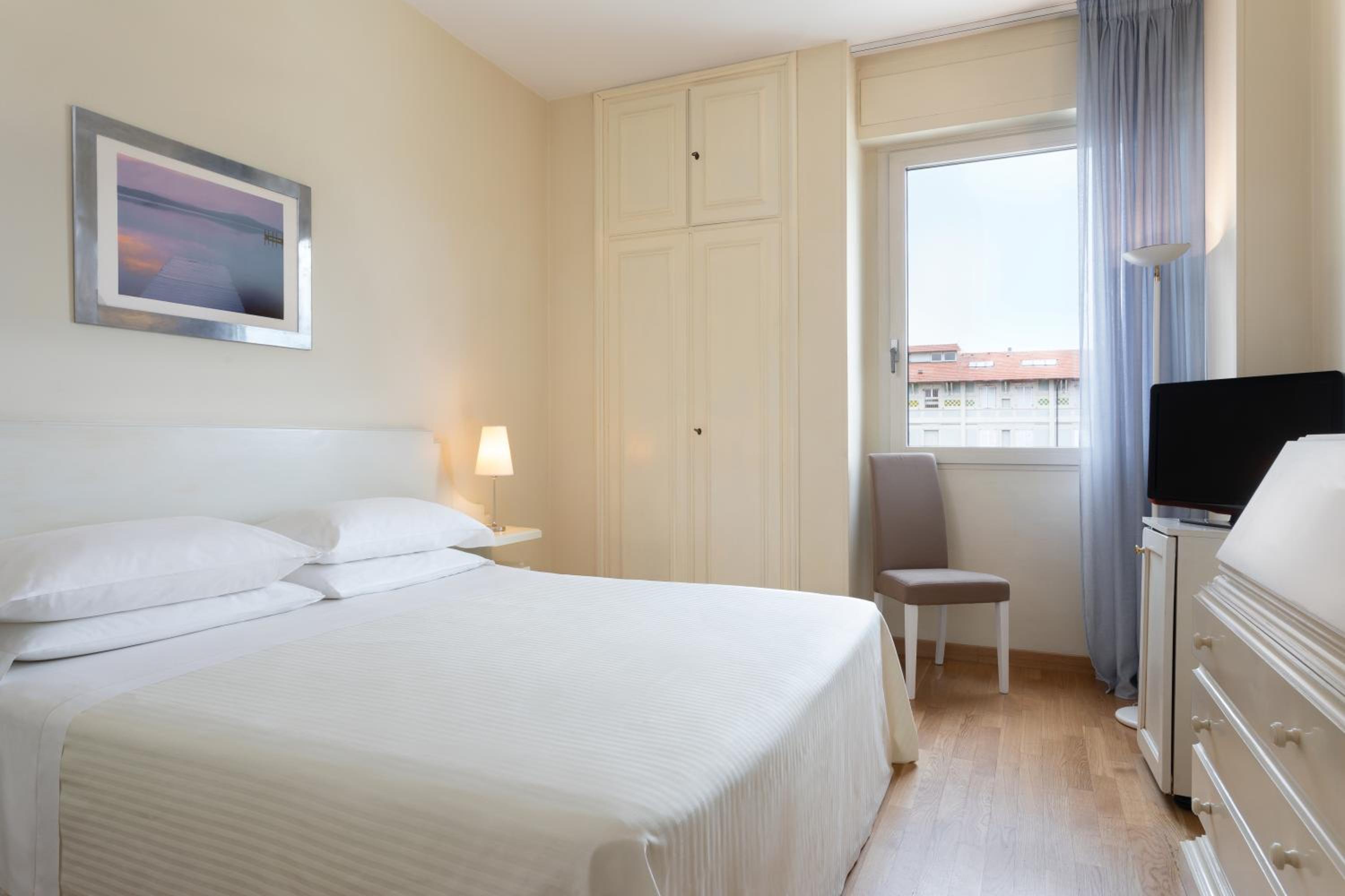 Basic Double Room photo 3