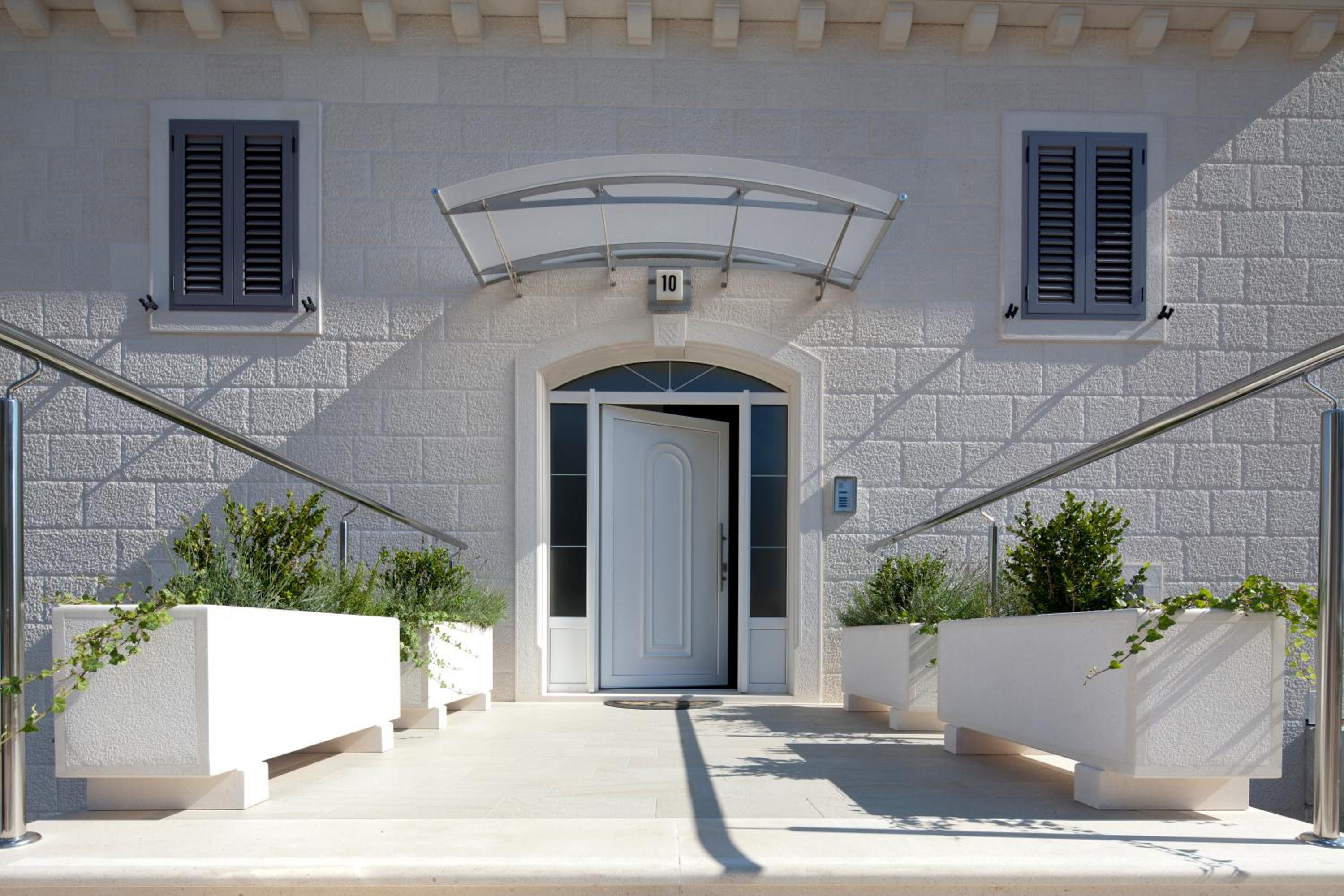 One-Bedroom Apartment with Patio and Partial Sea View (2 Adults) photo 3