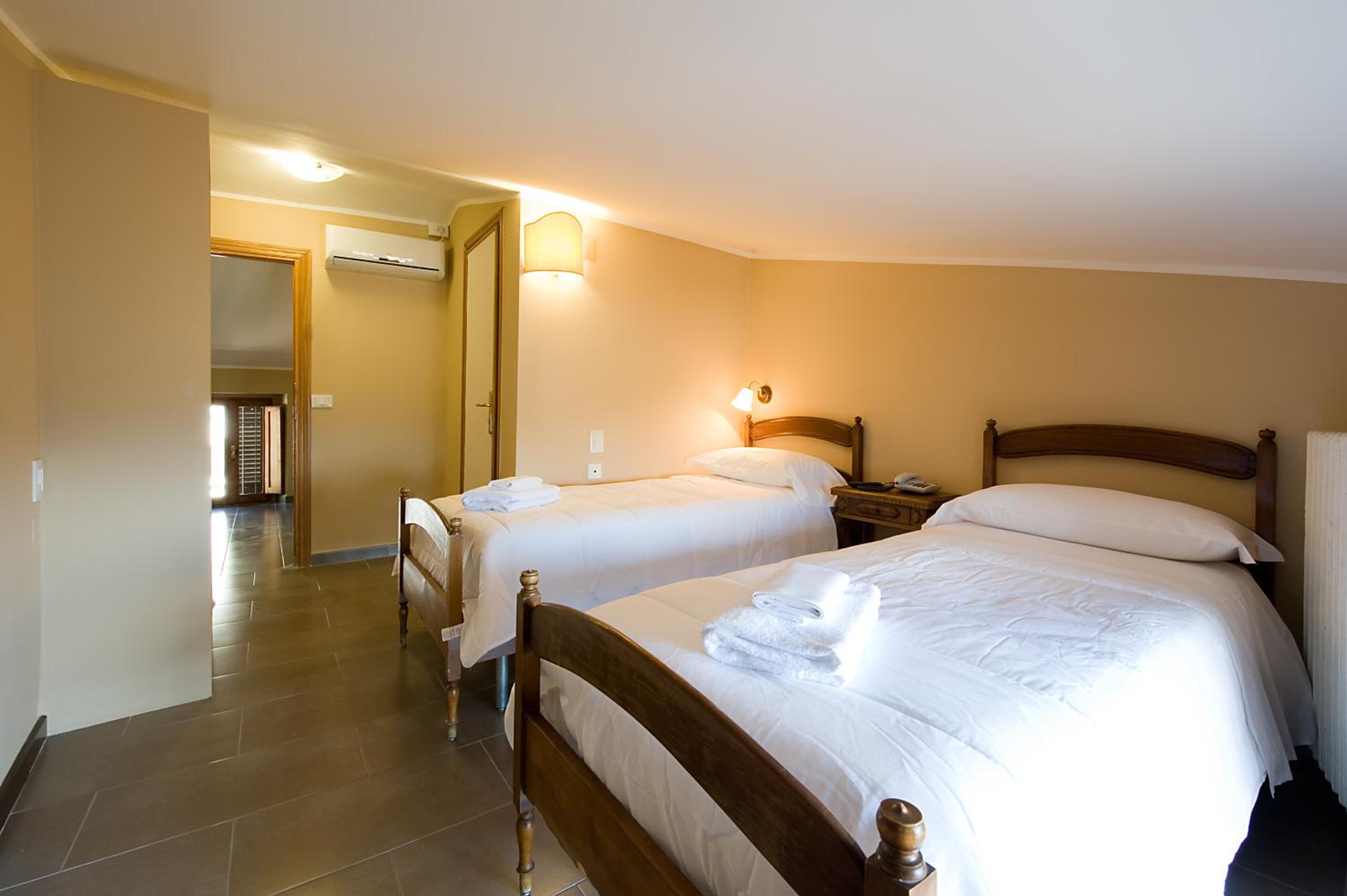 Quadruple Room - Photo 3