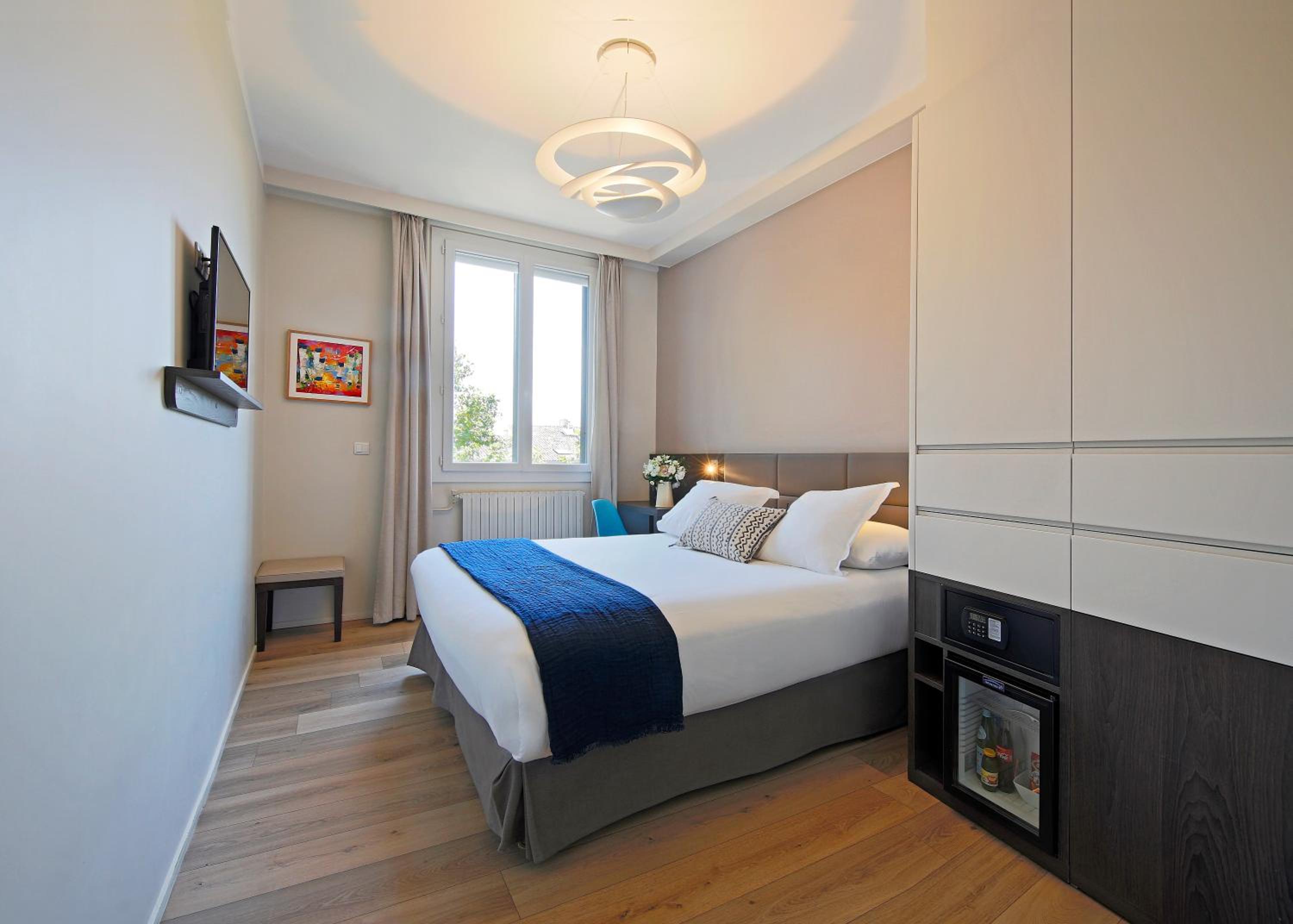 Charm Double Room - Photo 3