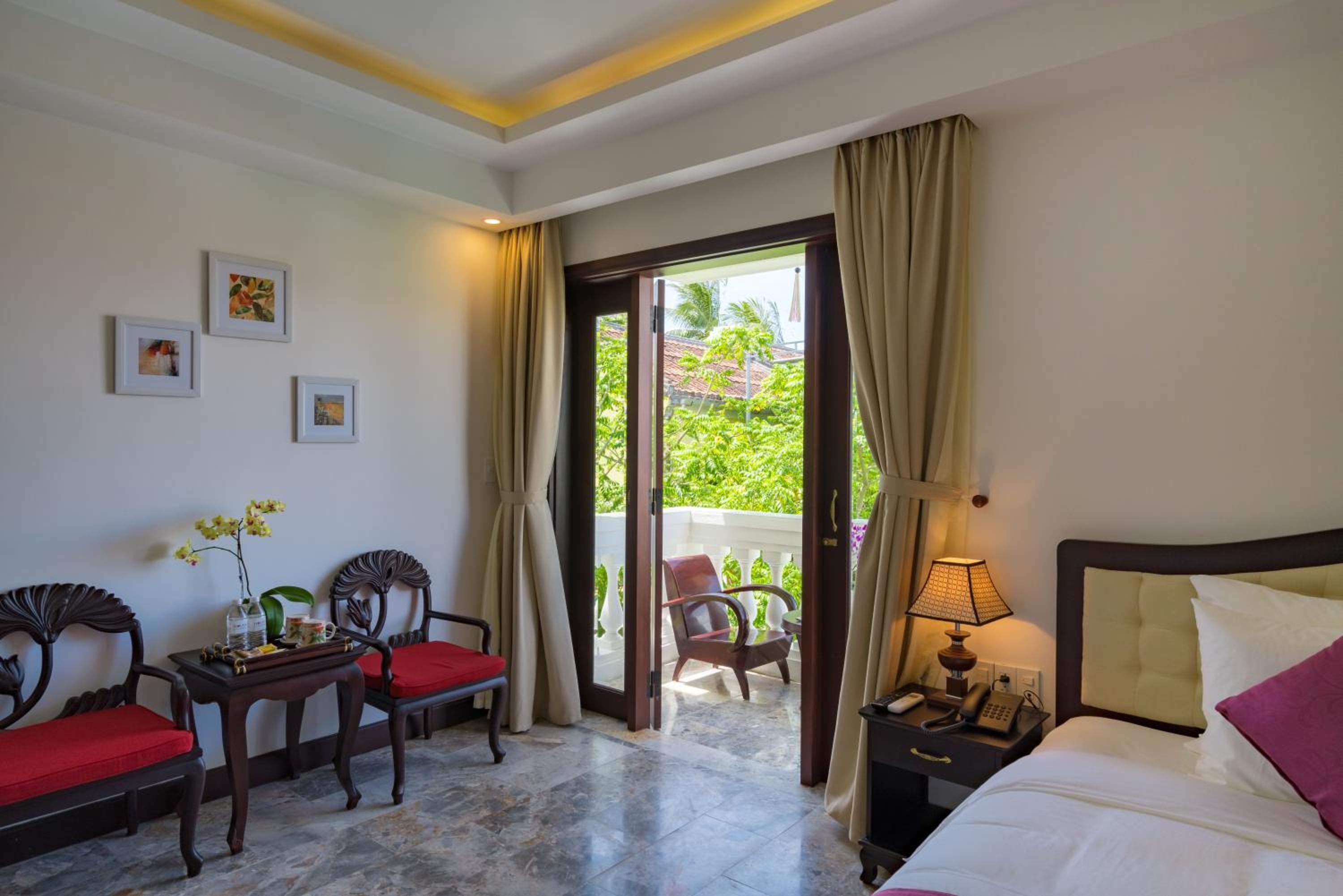Executive Double Room with Pool View photo 2