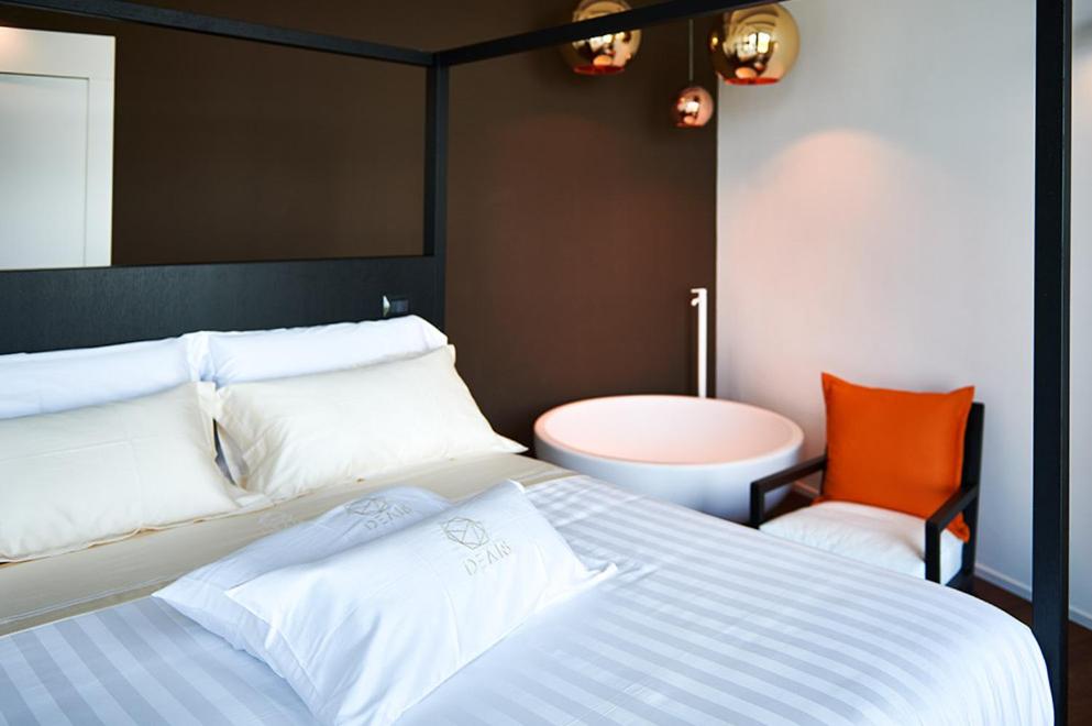 Deluxe King Room photo 1