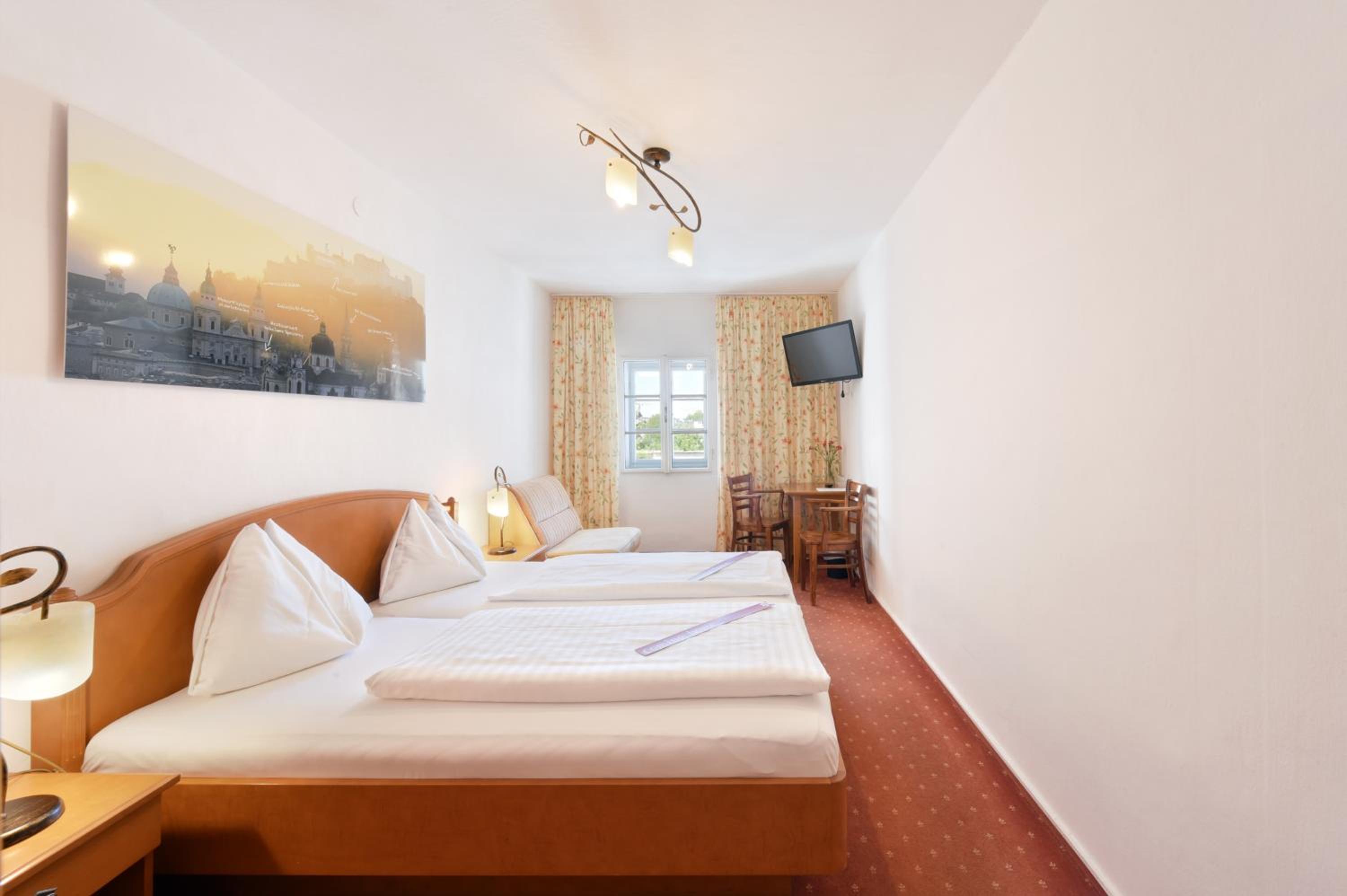 Standard Double Room with Street View