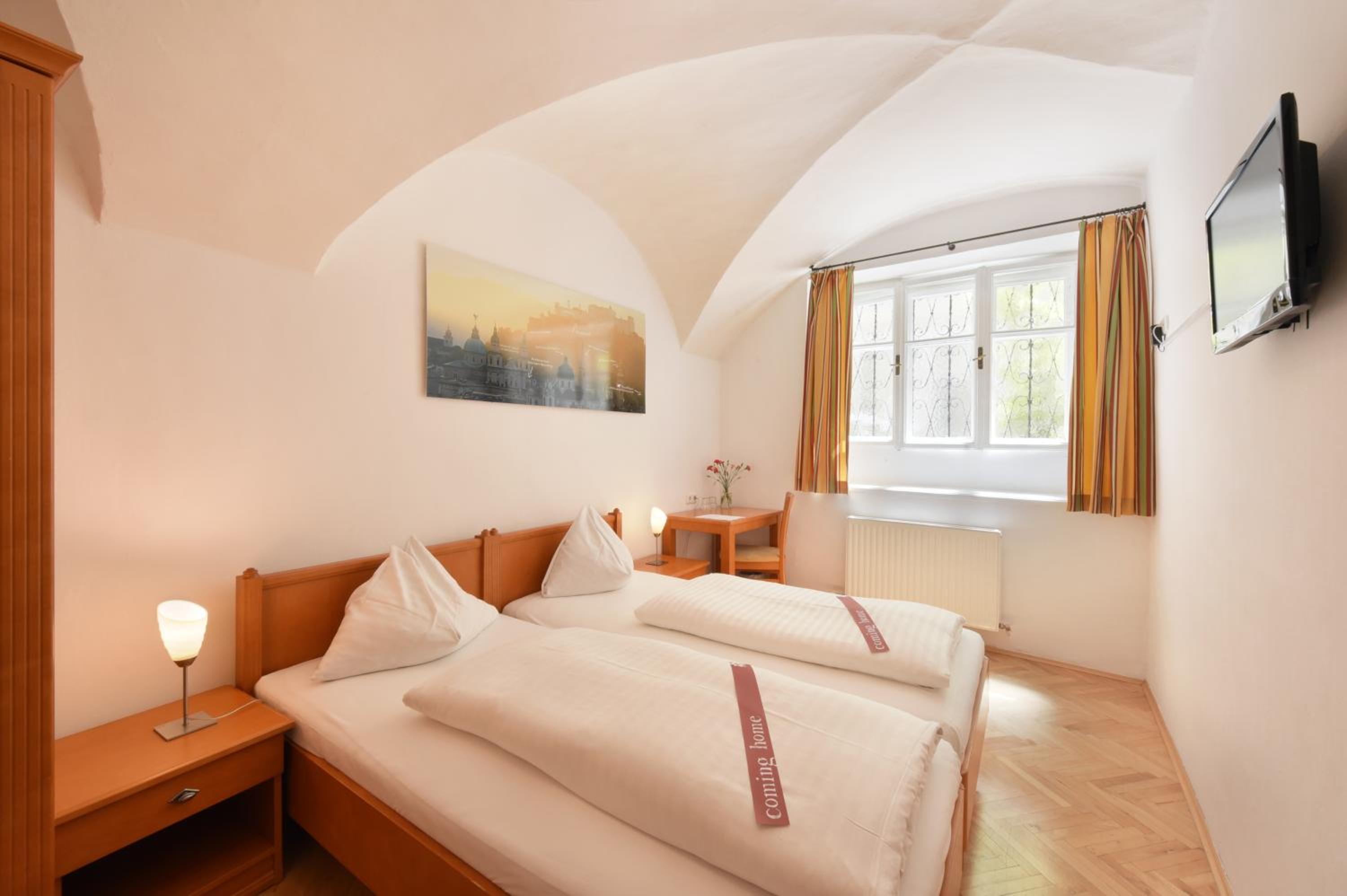 Standard Double Room with Garden View