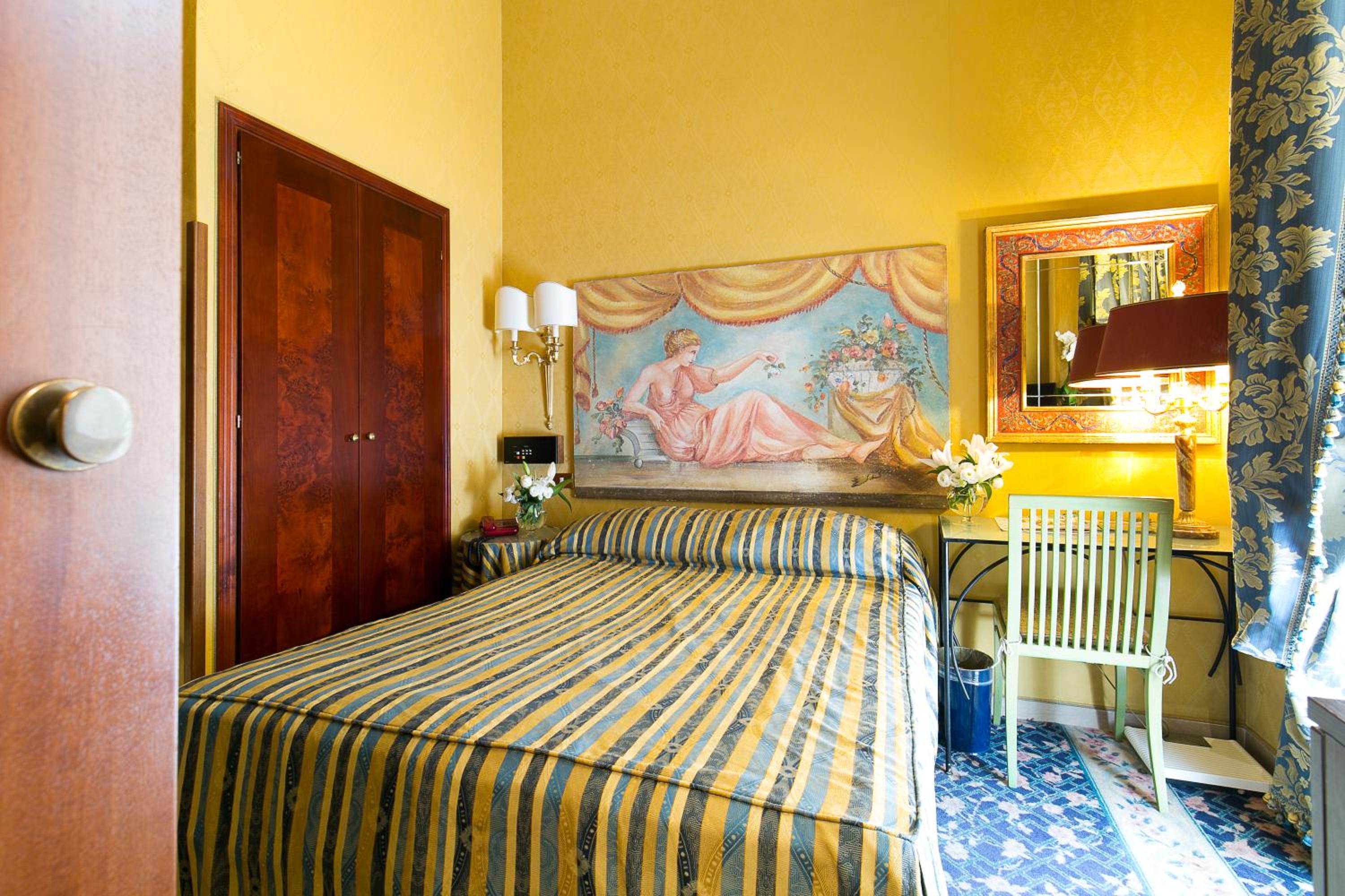 Single Room photo 2
