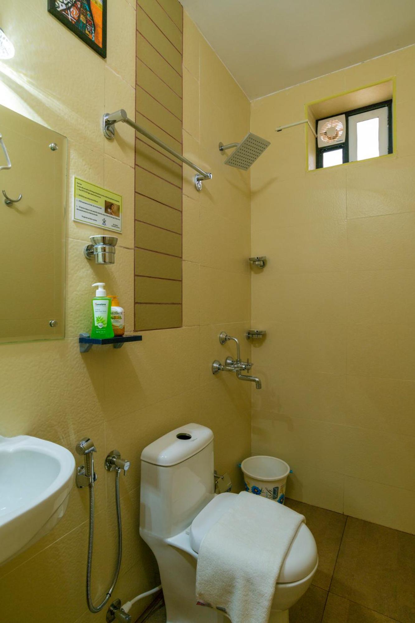 Standard Double Room - Photo 25
