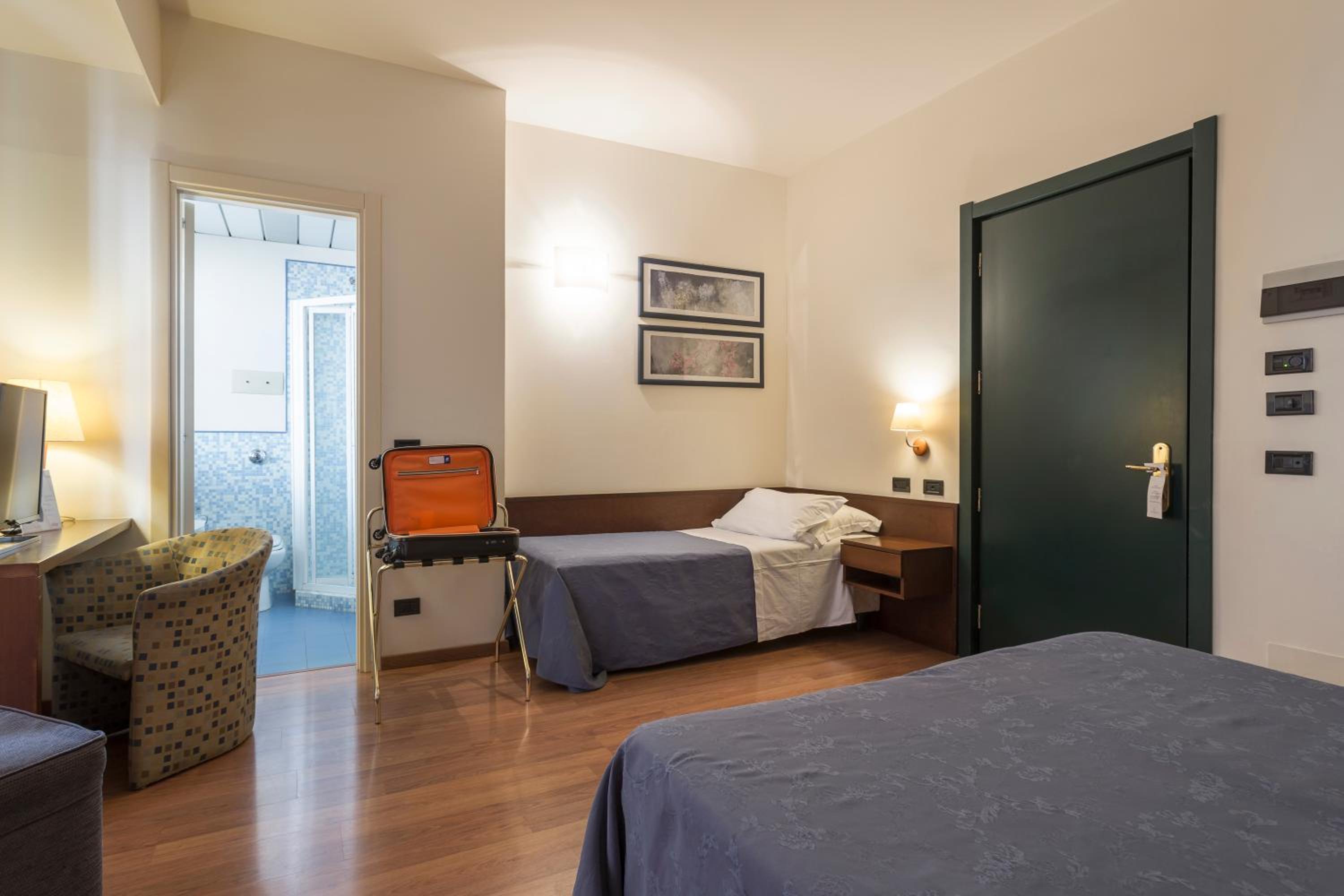 Double Room - Photo 2