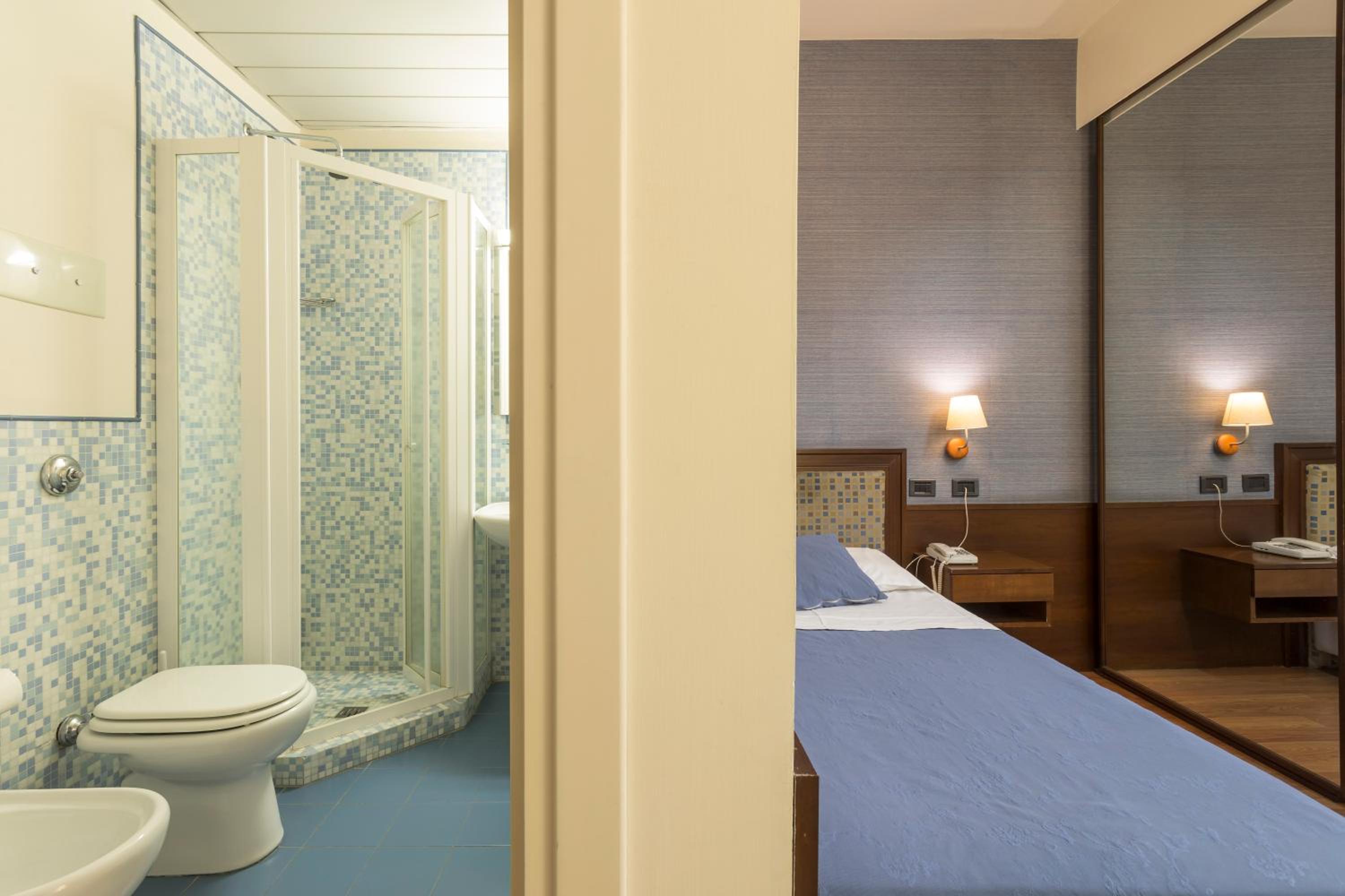 Single Room photo 2