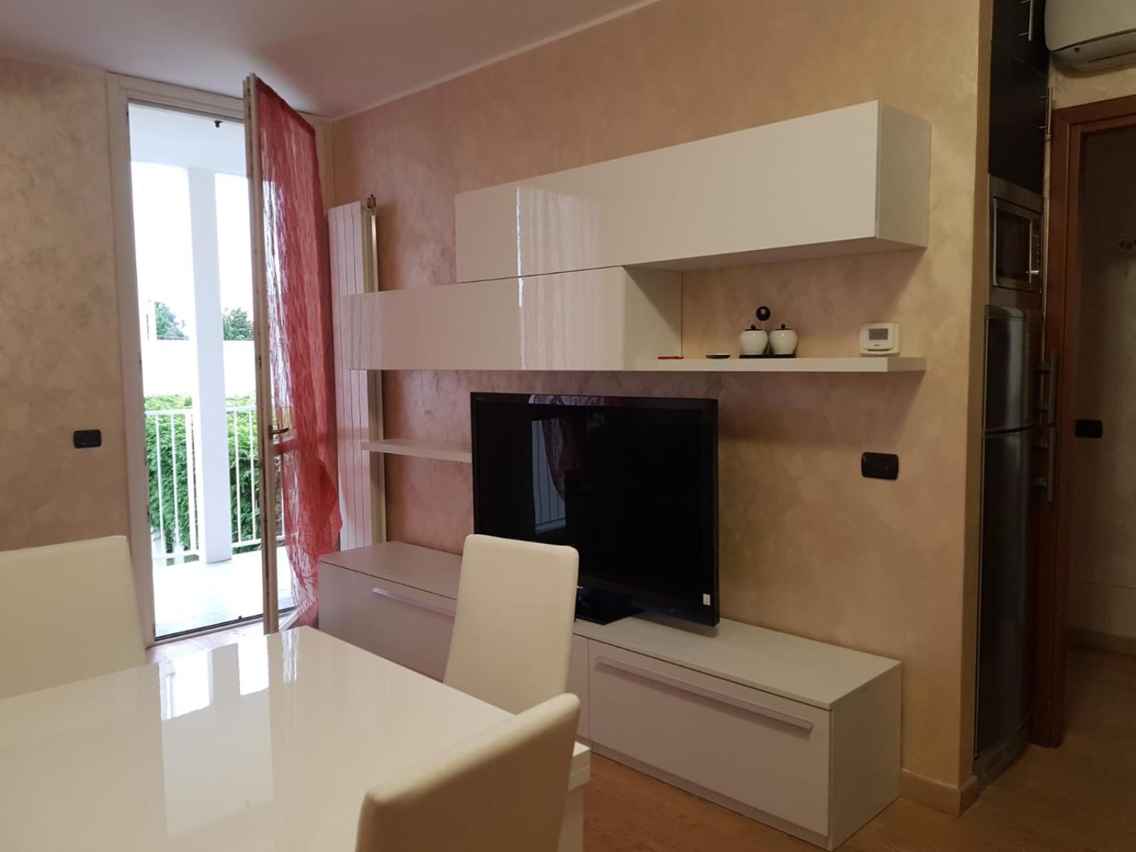 Apartment With Garden View