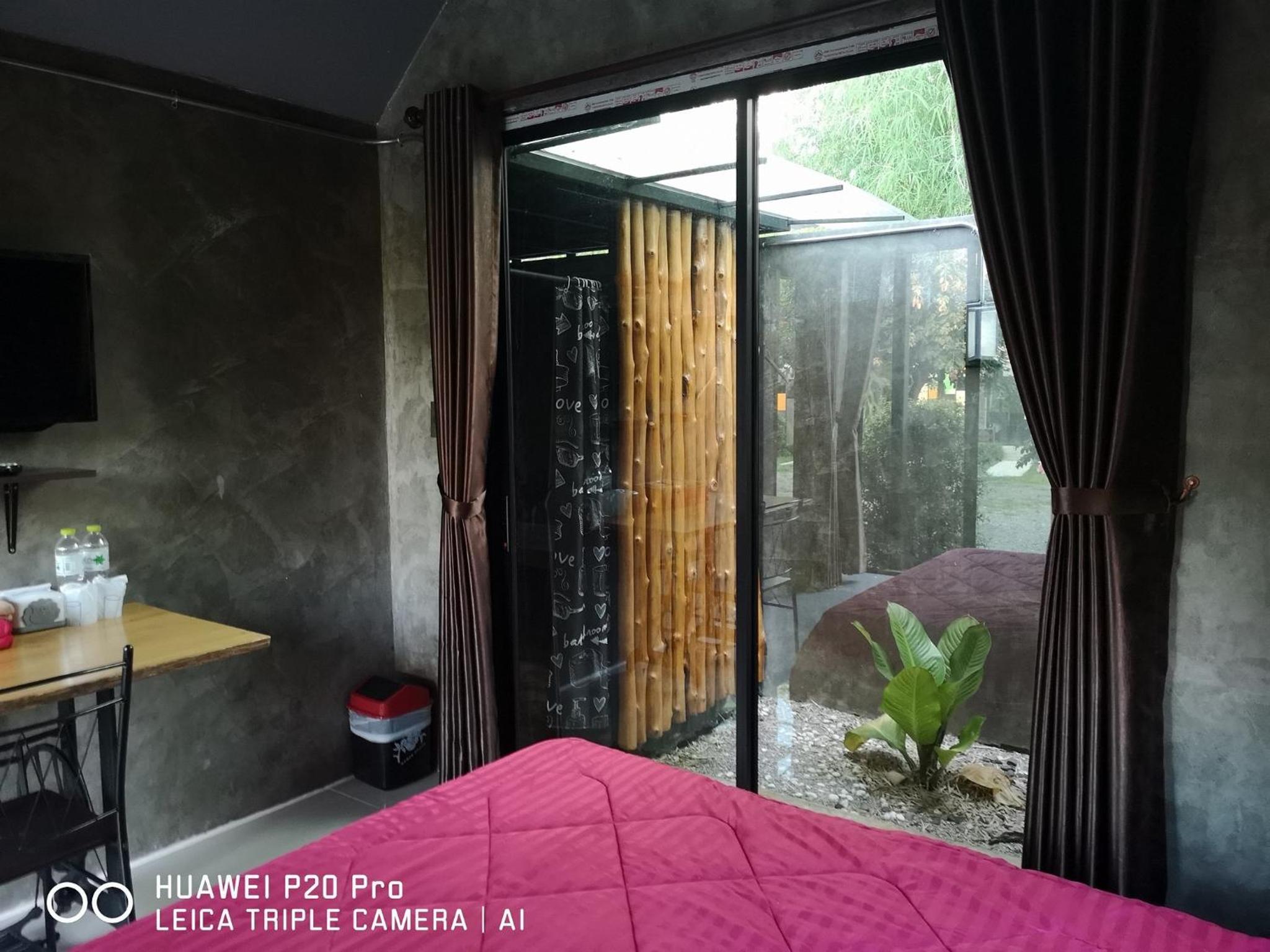 Deluxe Room - Photo 12