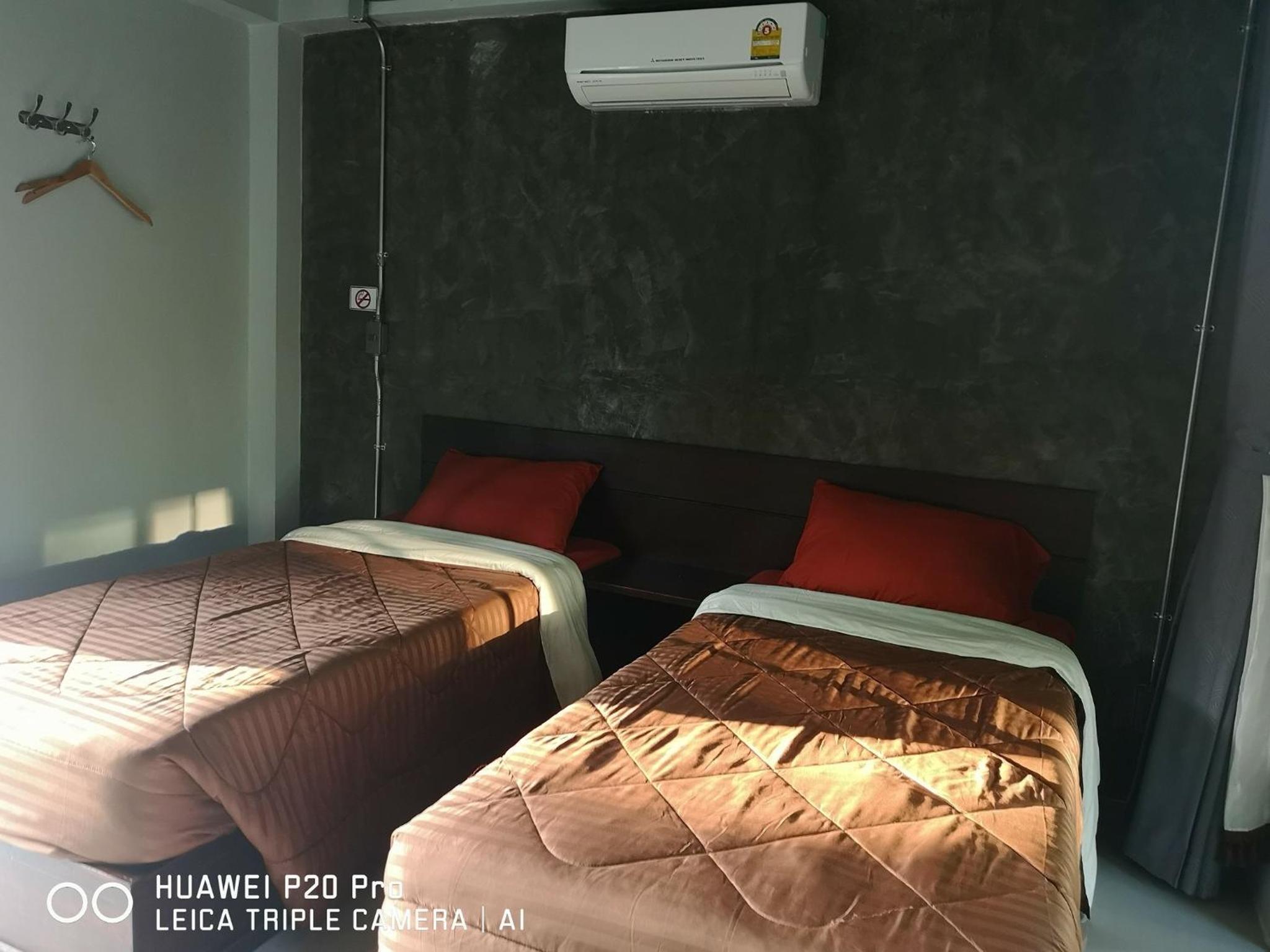 Twin Room with Balcony - Photo 2
