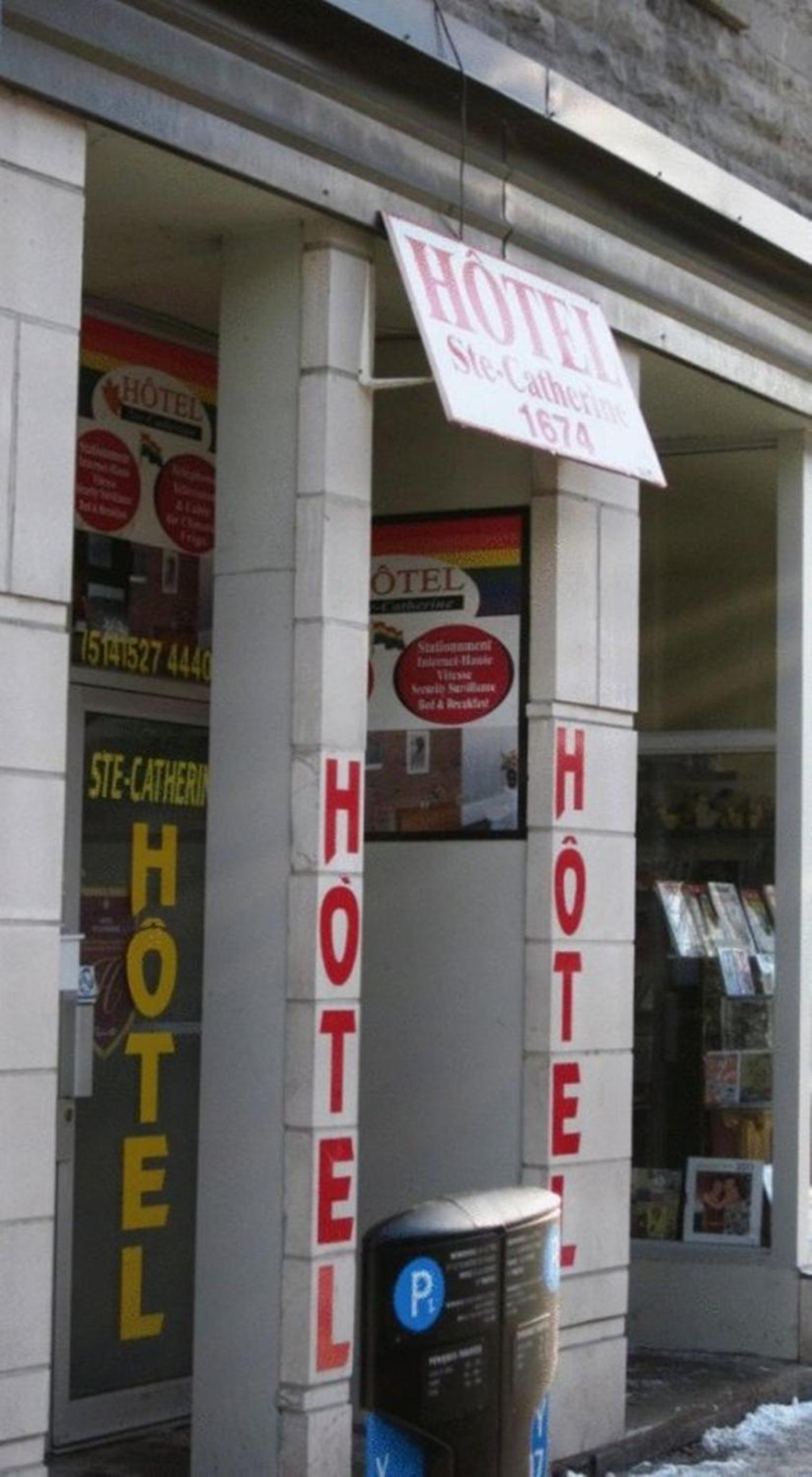 Hotel Ste-Catherine — photo 19