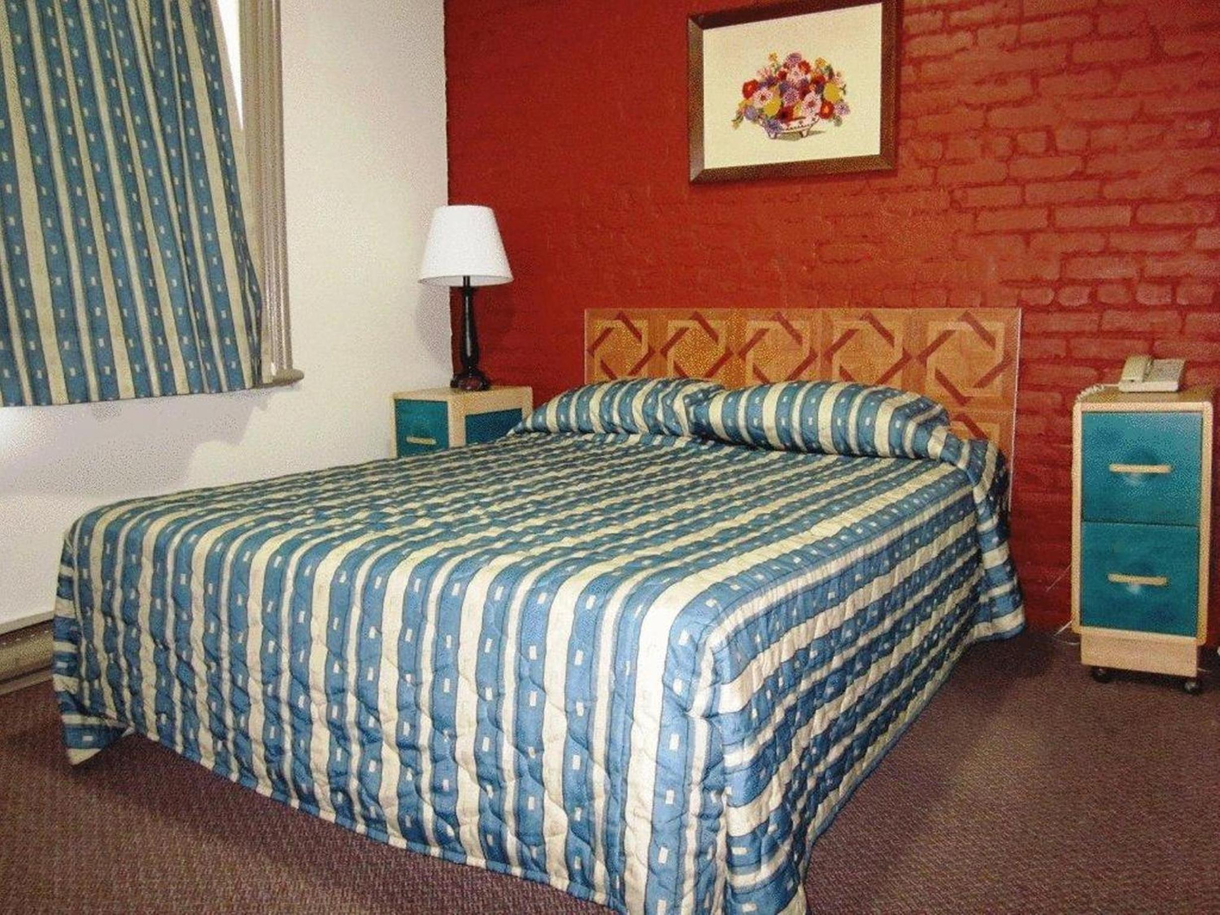 Hotel Ste-Catherine — photo 11