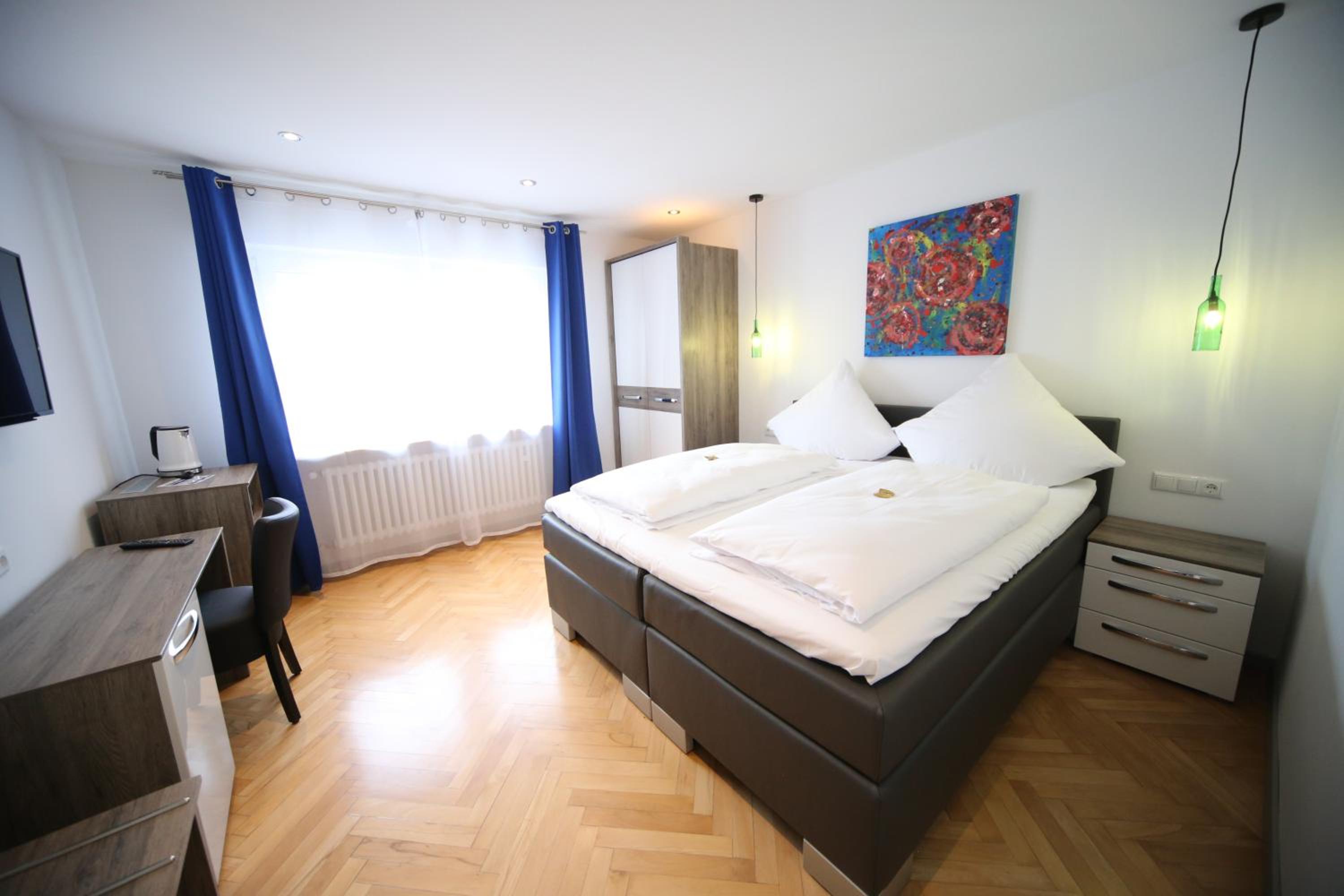 Double Room - Photo 10