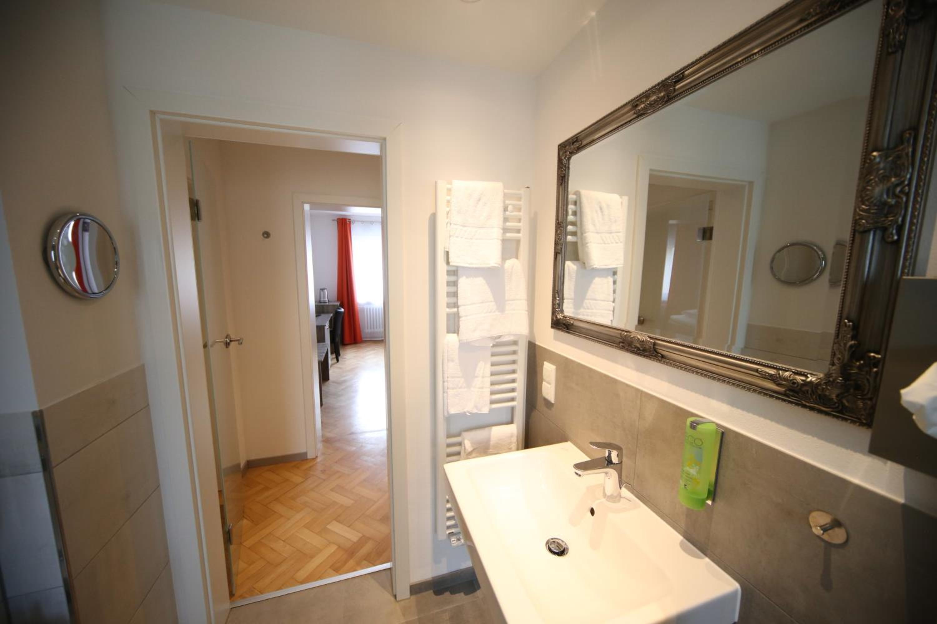 Double Room - Photo 14