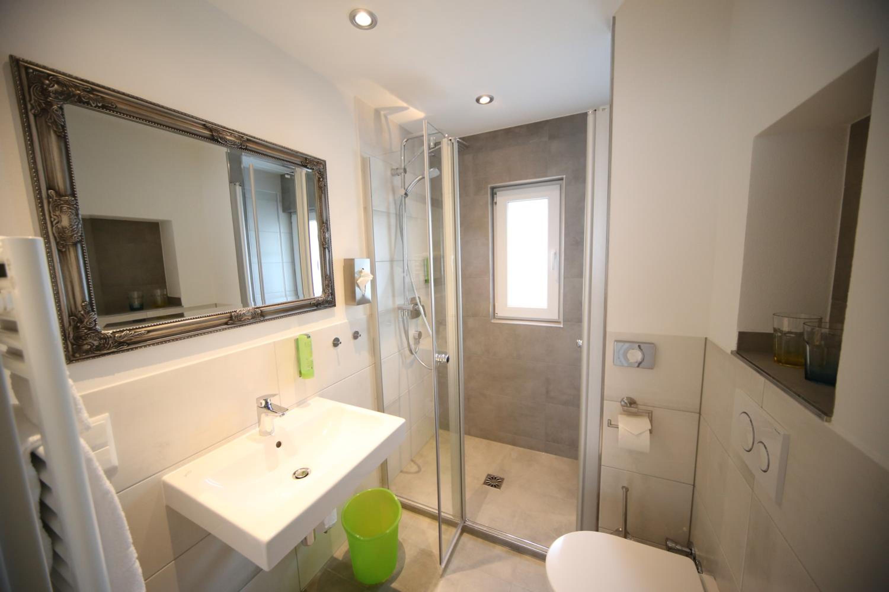 Double Room - Photo 12