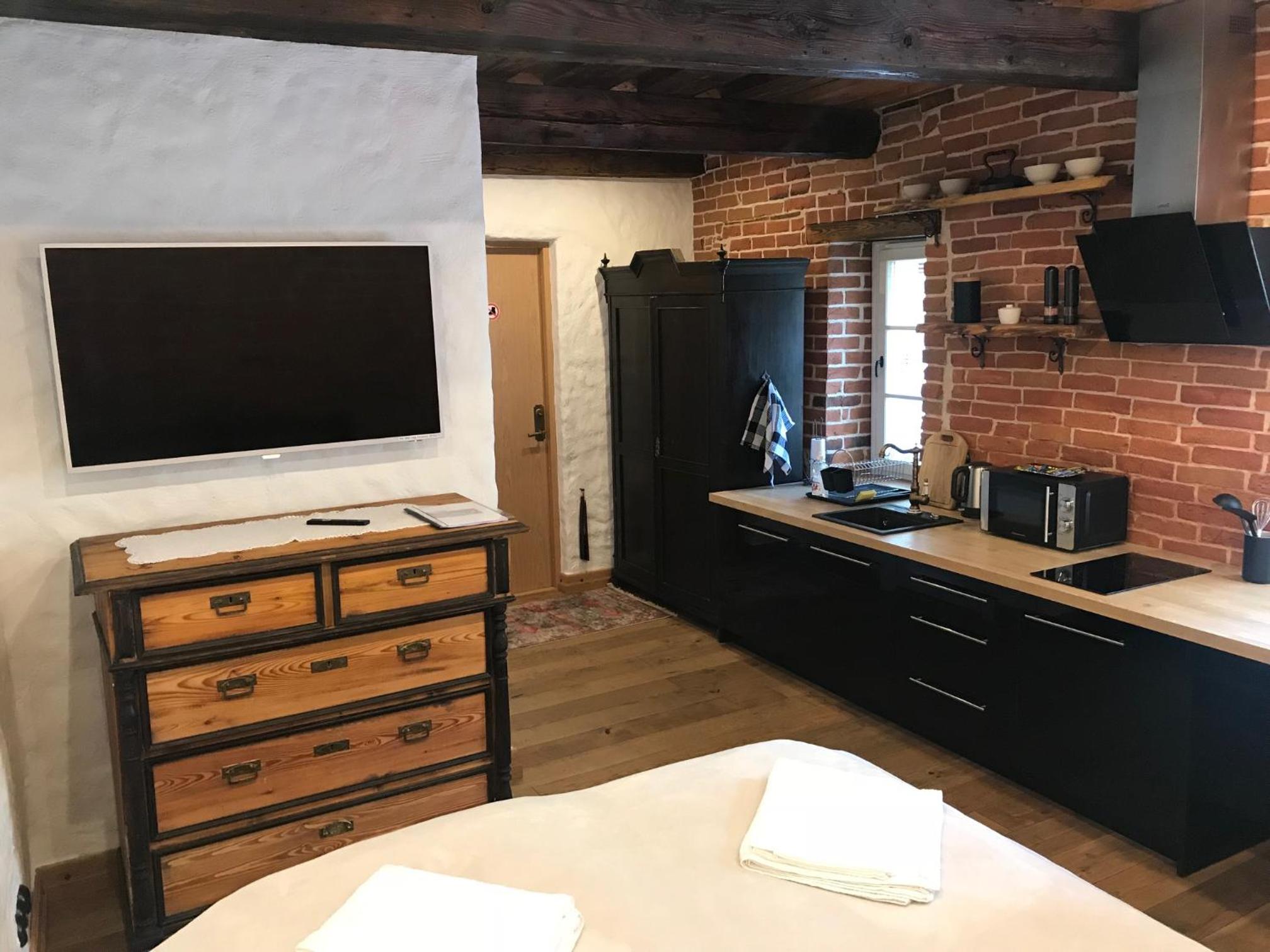 Studio Apartment - Photo 6