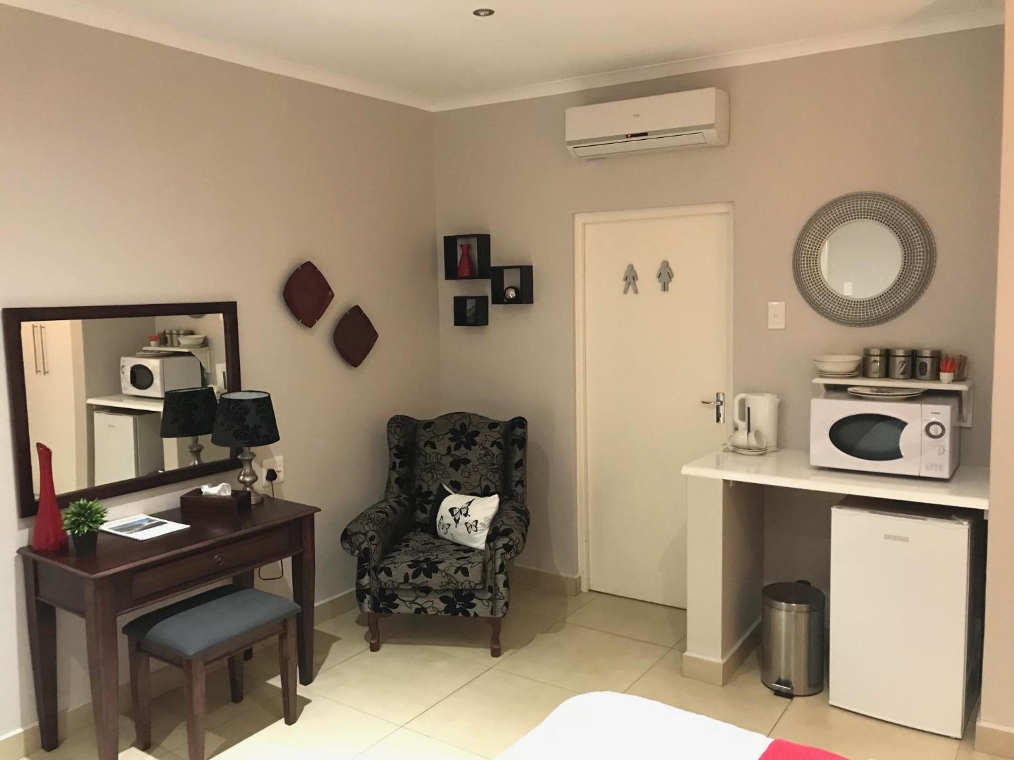 Luxury Queen Room - Photo 3