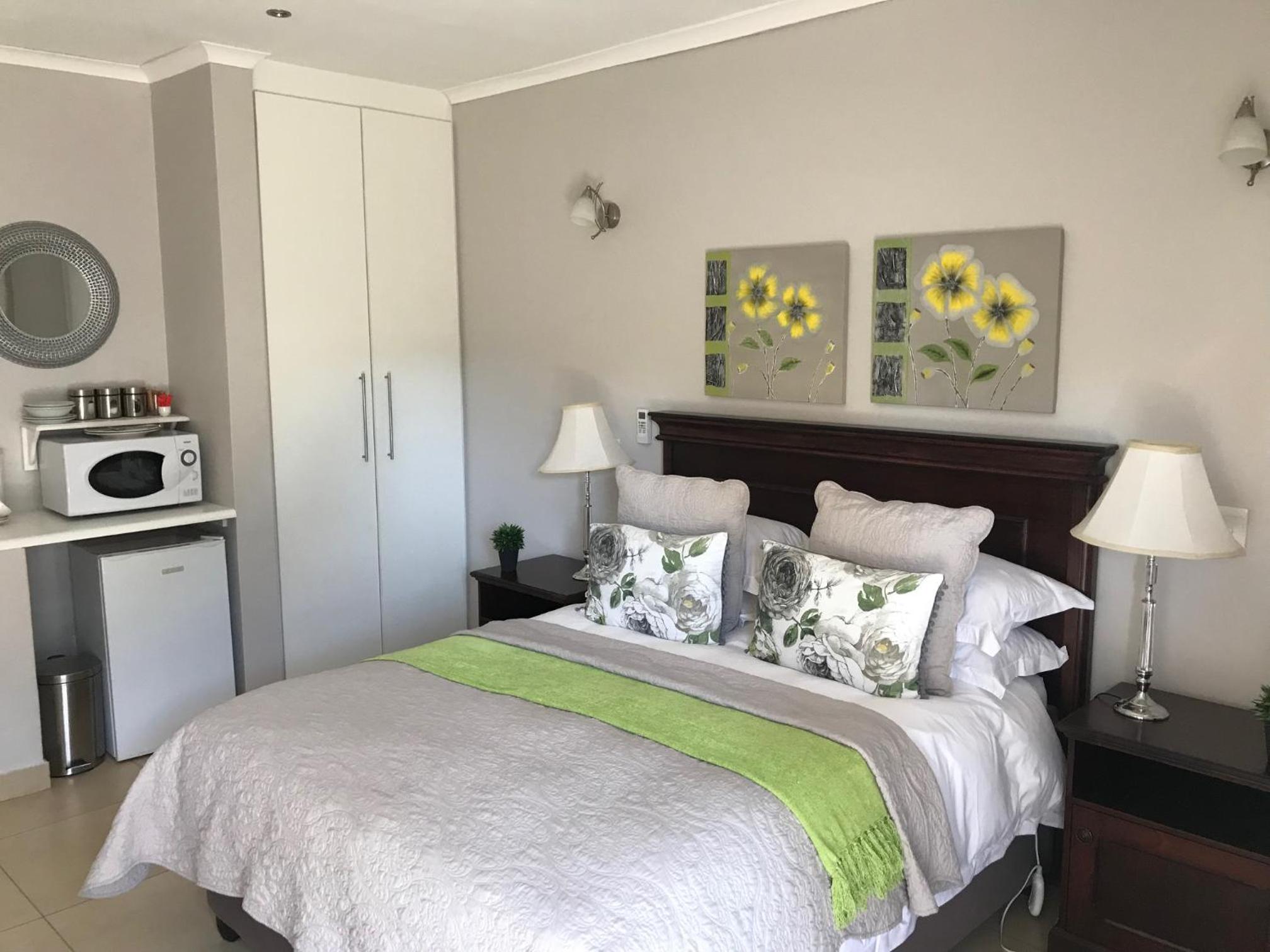 Luxury Queen Room - Photo 6