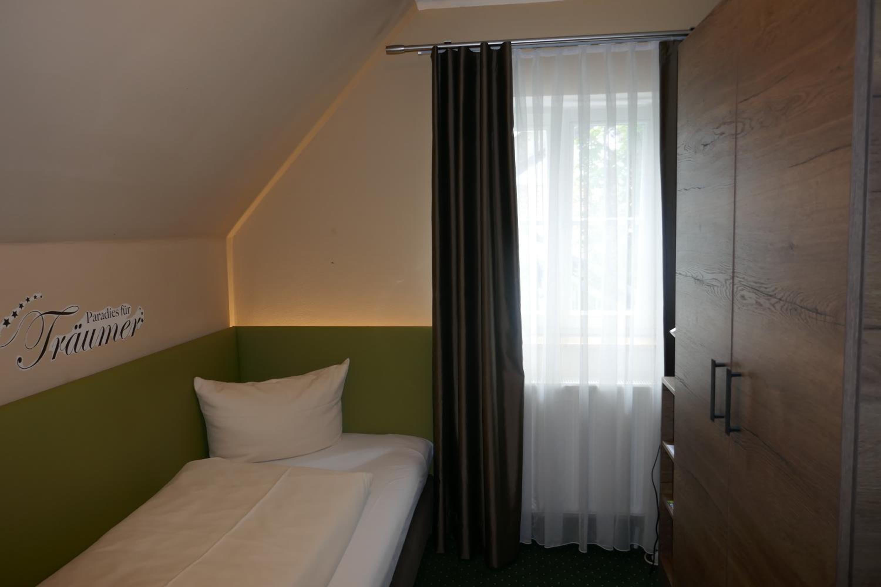 Single Room photo 2