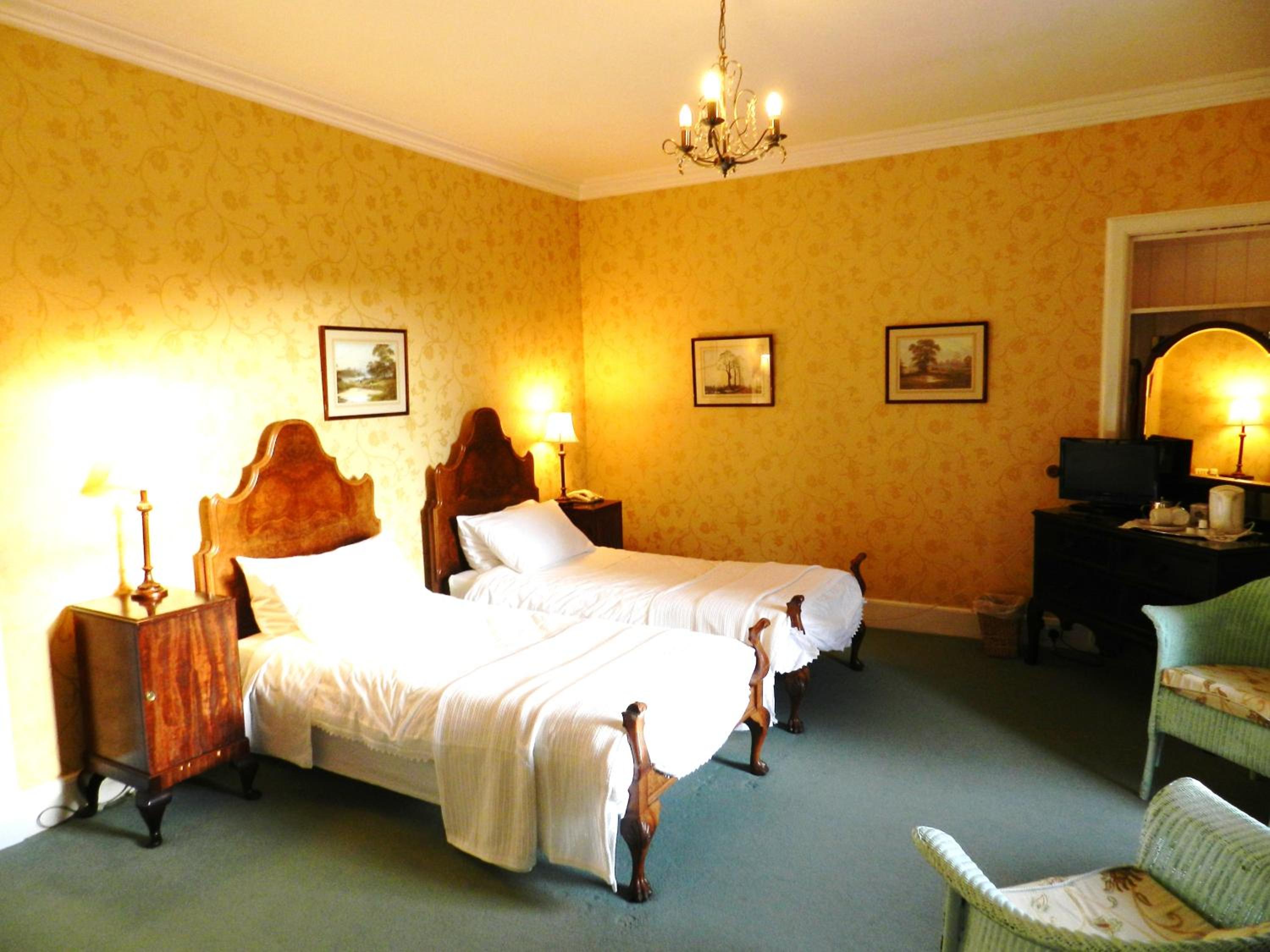 Twin Room - Photo 3