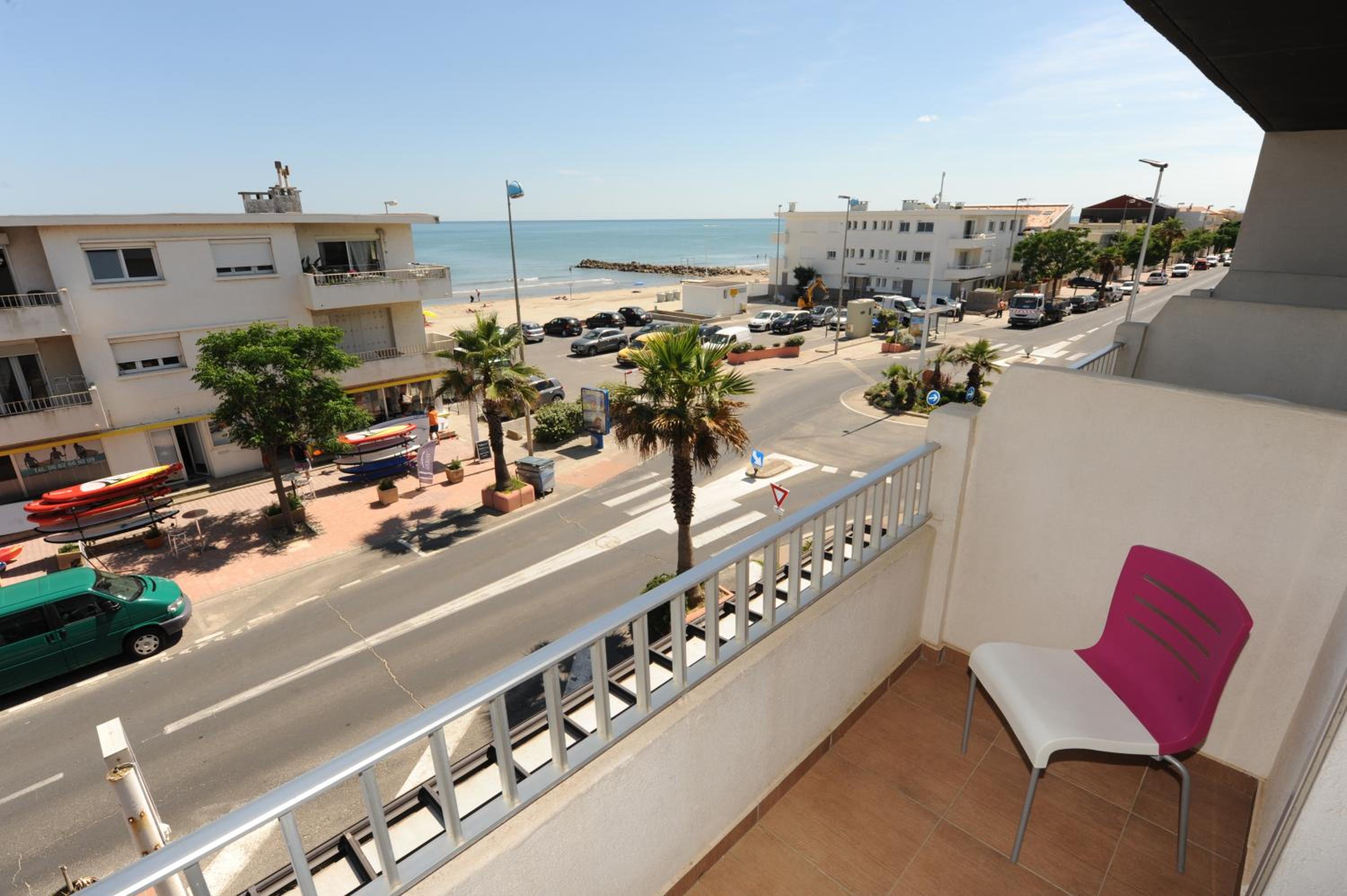 Double Room with Balcony - Photo 3