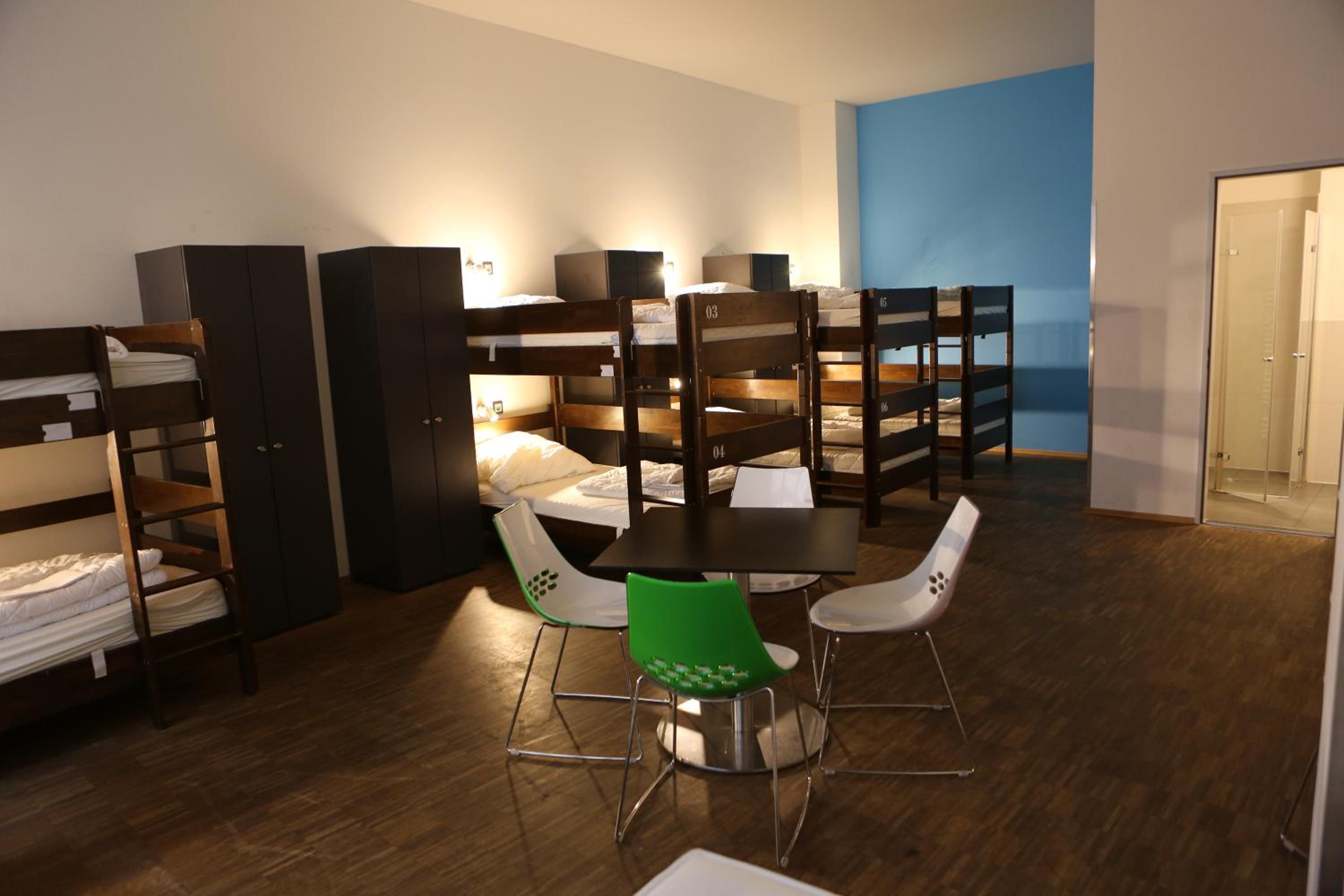Bed in 6-Bed Mixed Dormitory Room photo 1