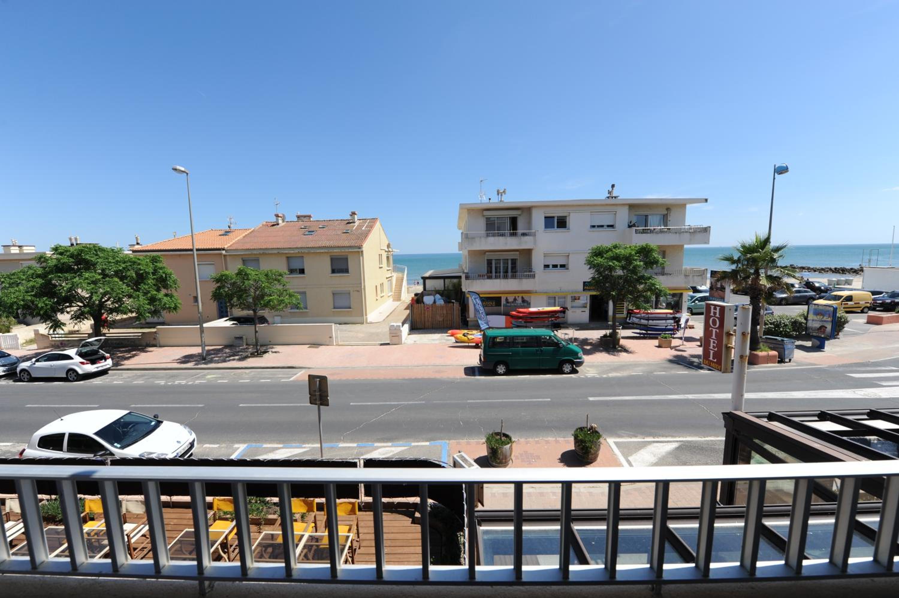 Twin Room with Balcony photo 3