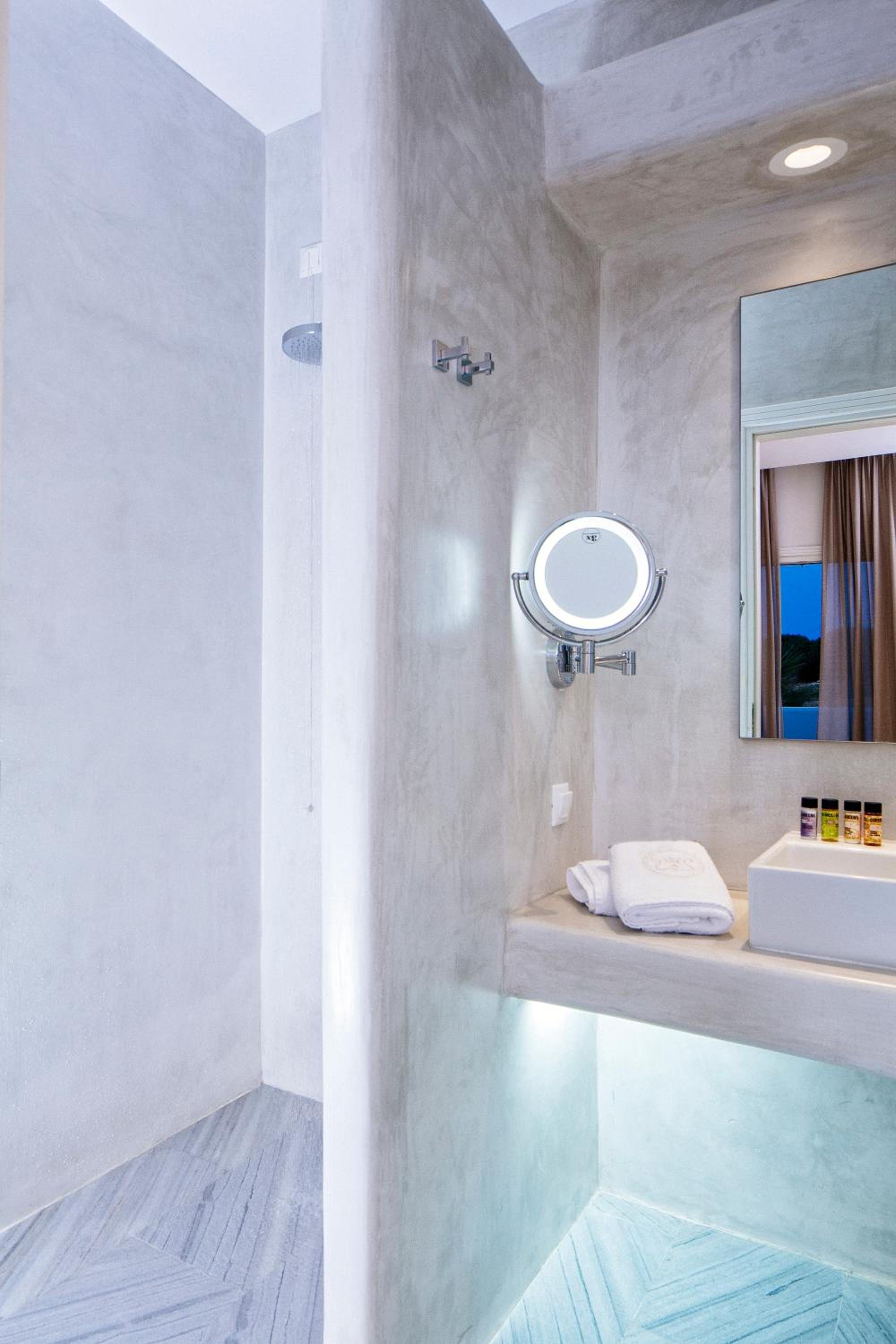 Grand Suite with Sea View - Photo 6