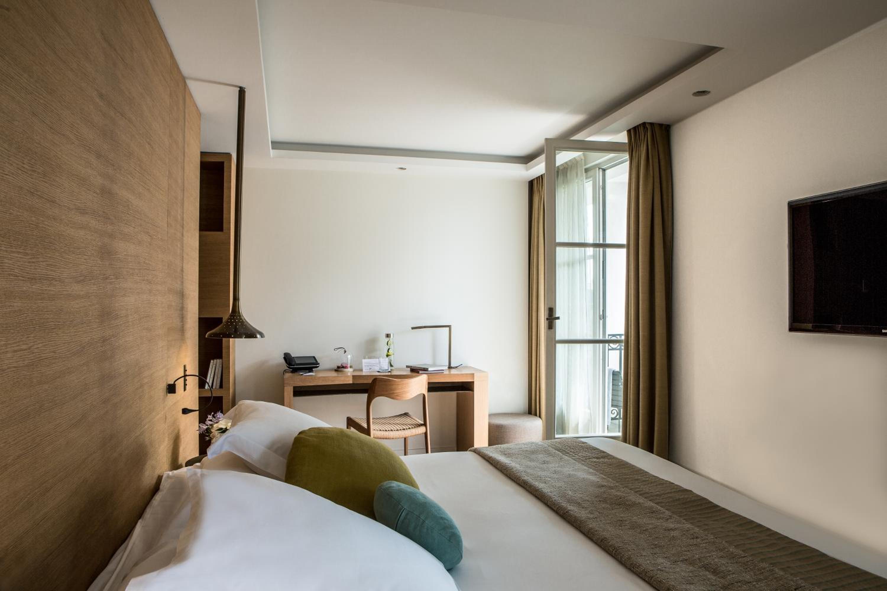 Eiffel Tower Prestige Double Room
