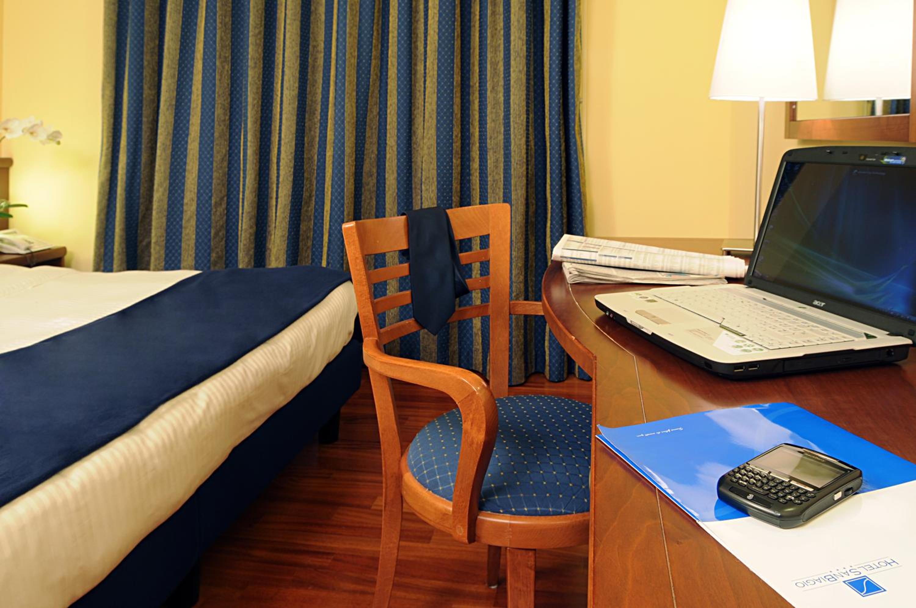 Superior Room with 1 Double Bed - Photo 4