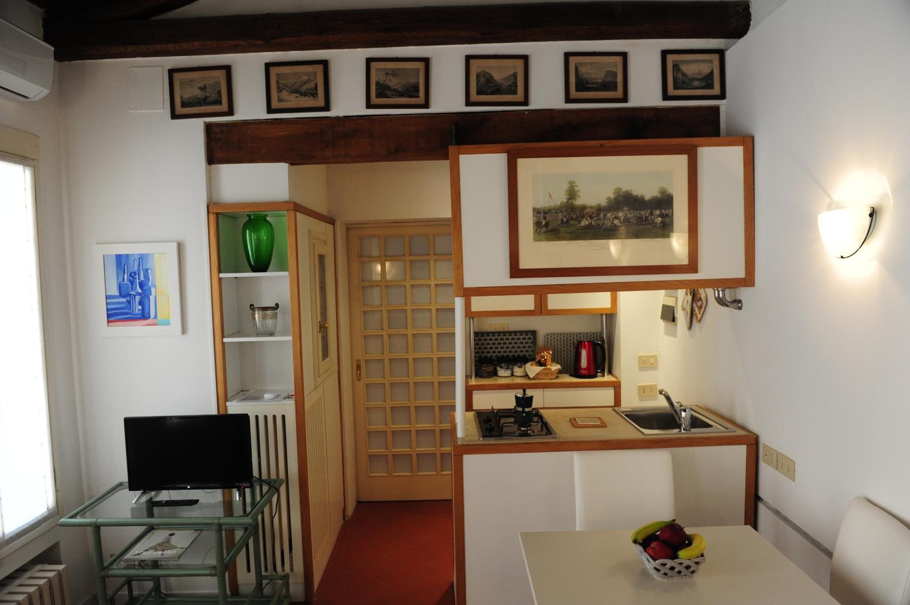 Apartment photo 3