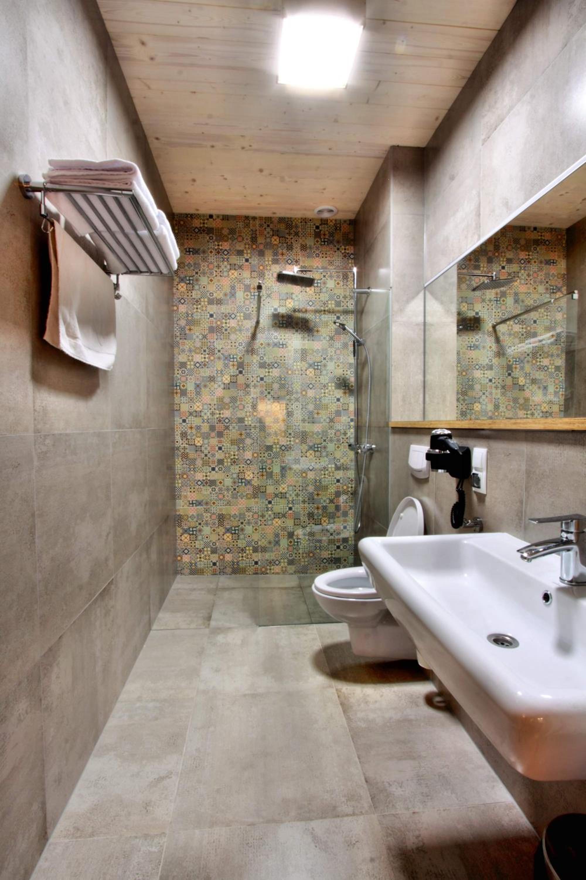 One-Bedroom Apartment with Marina View - Photo 16