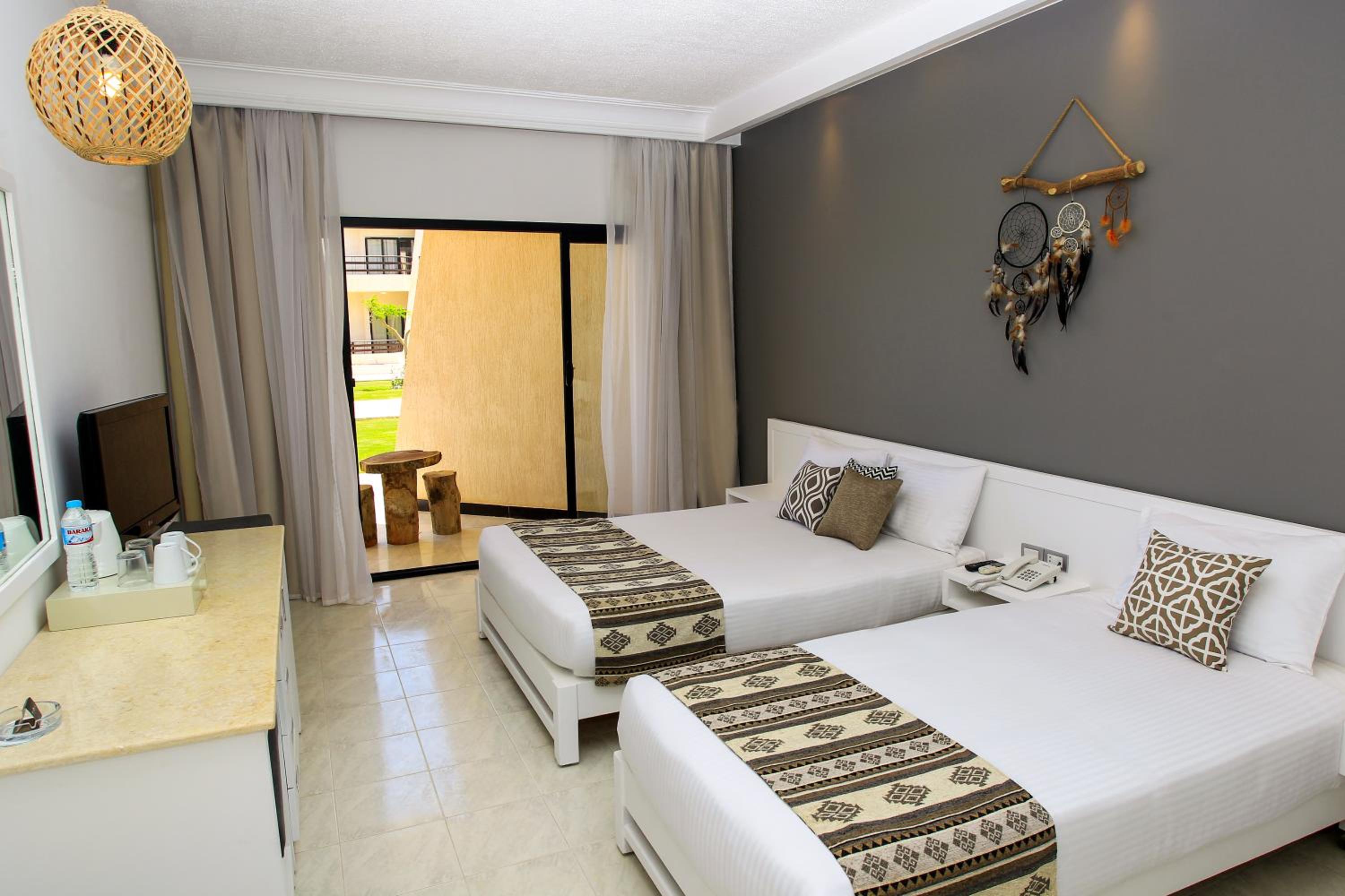 Triple Trouble Room - Egyptian and Residents only