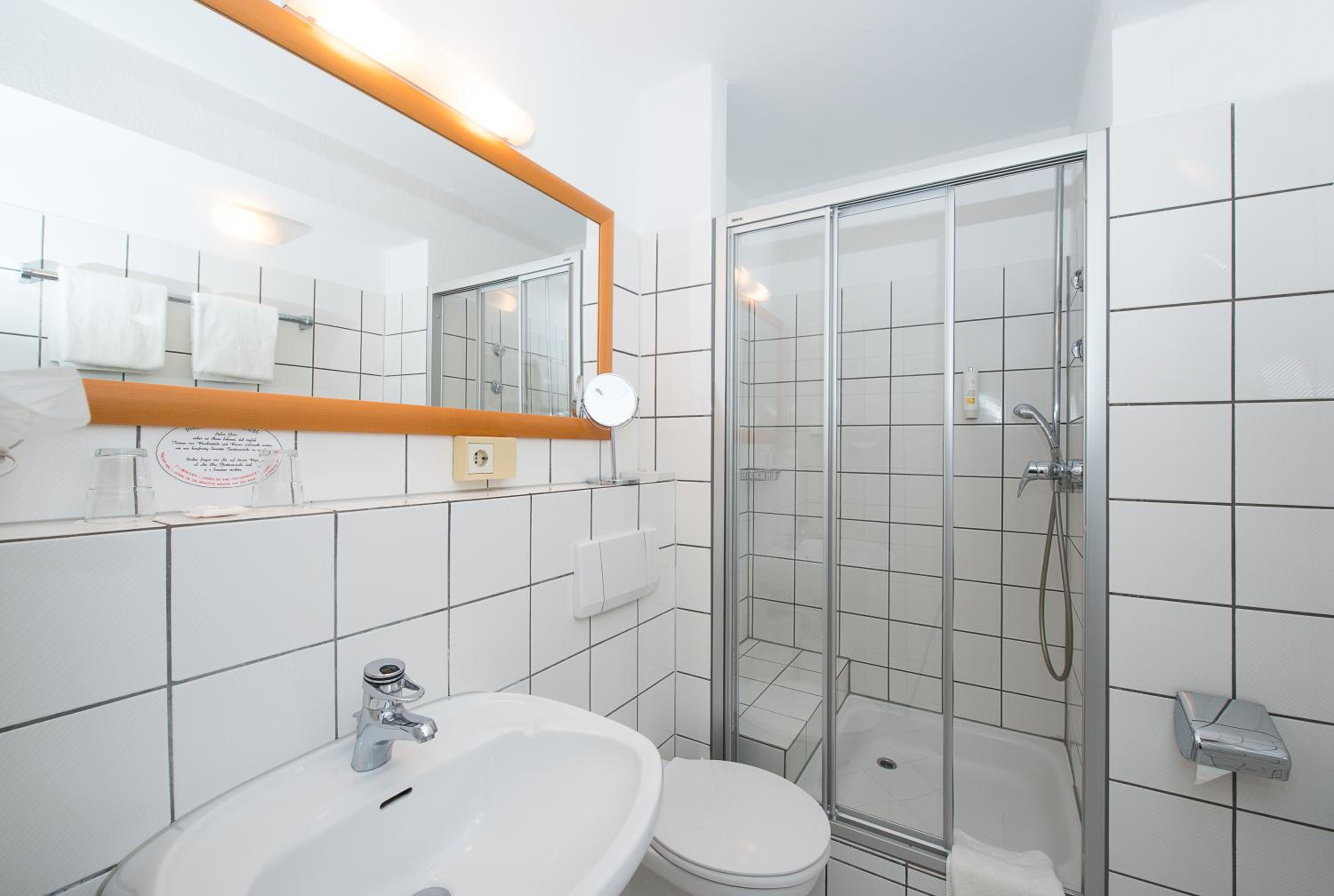 Business Double Room - Photo 6