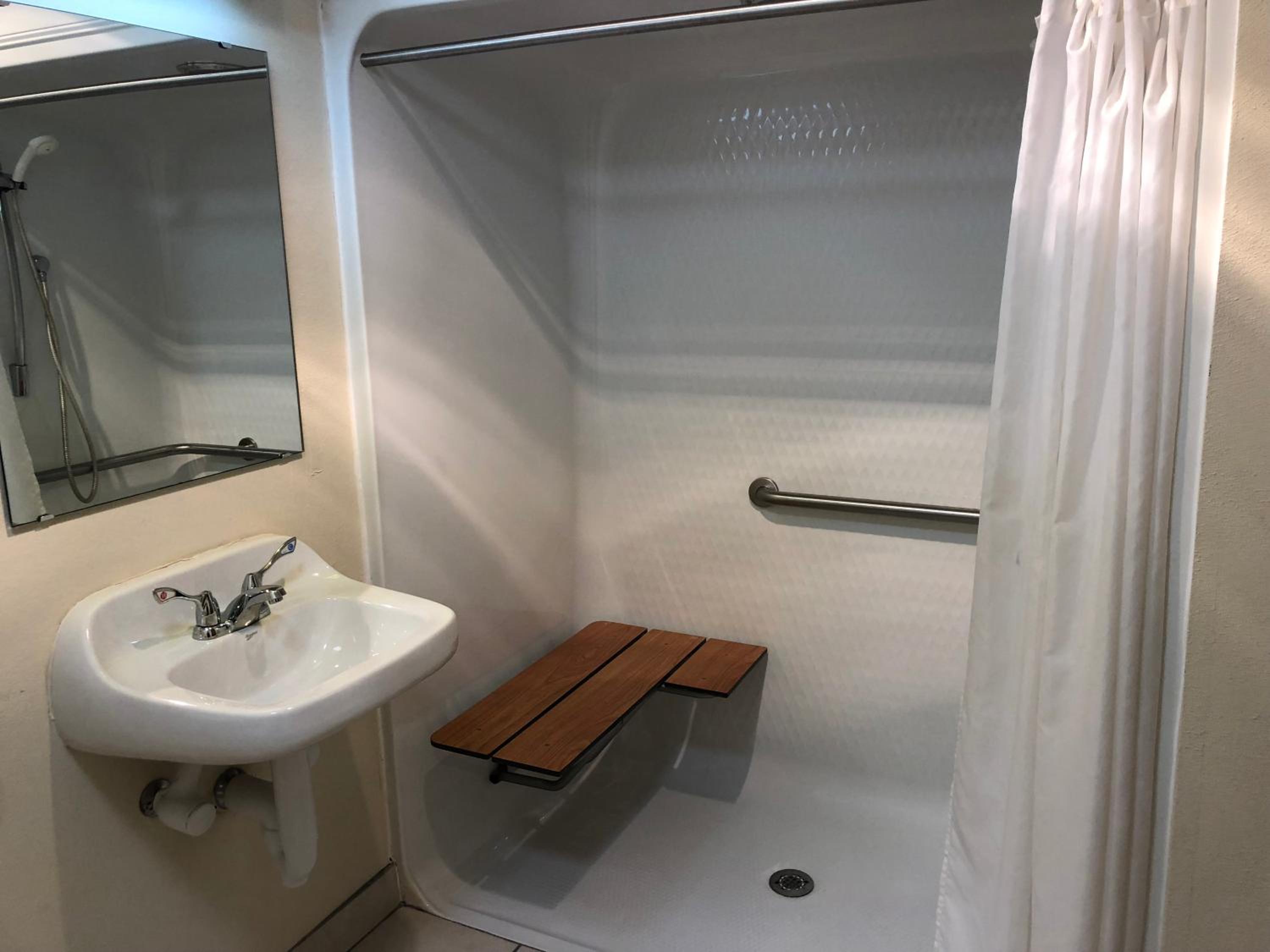 King Room - Mobility Access/Non-Smoking - Photo 3