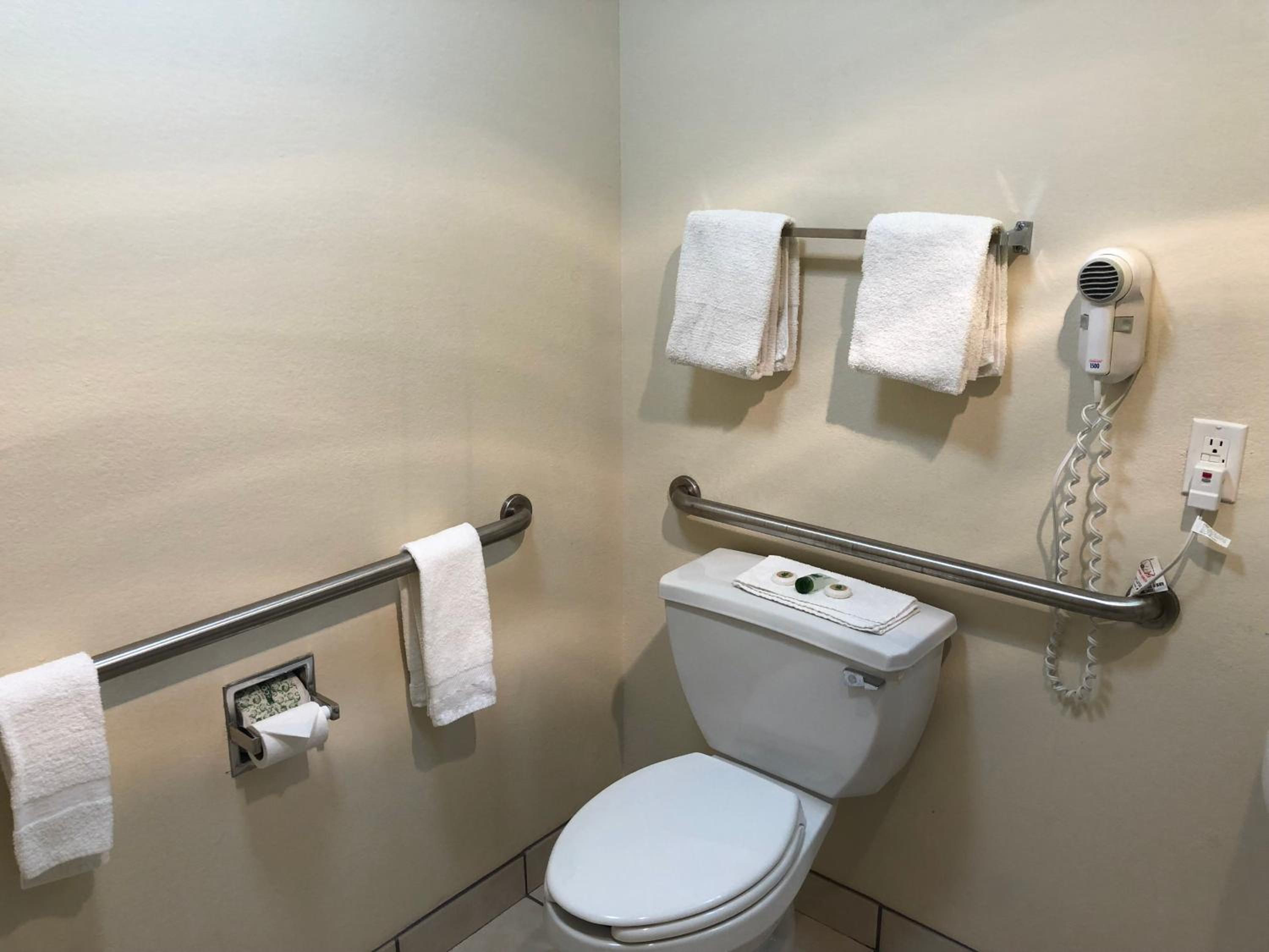King Room - Mobility Access/Non-Smoking - Photo 4