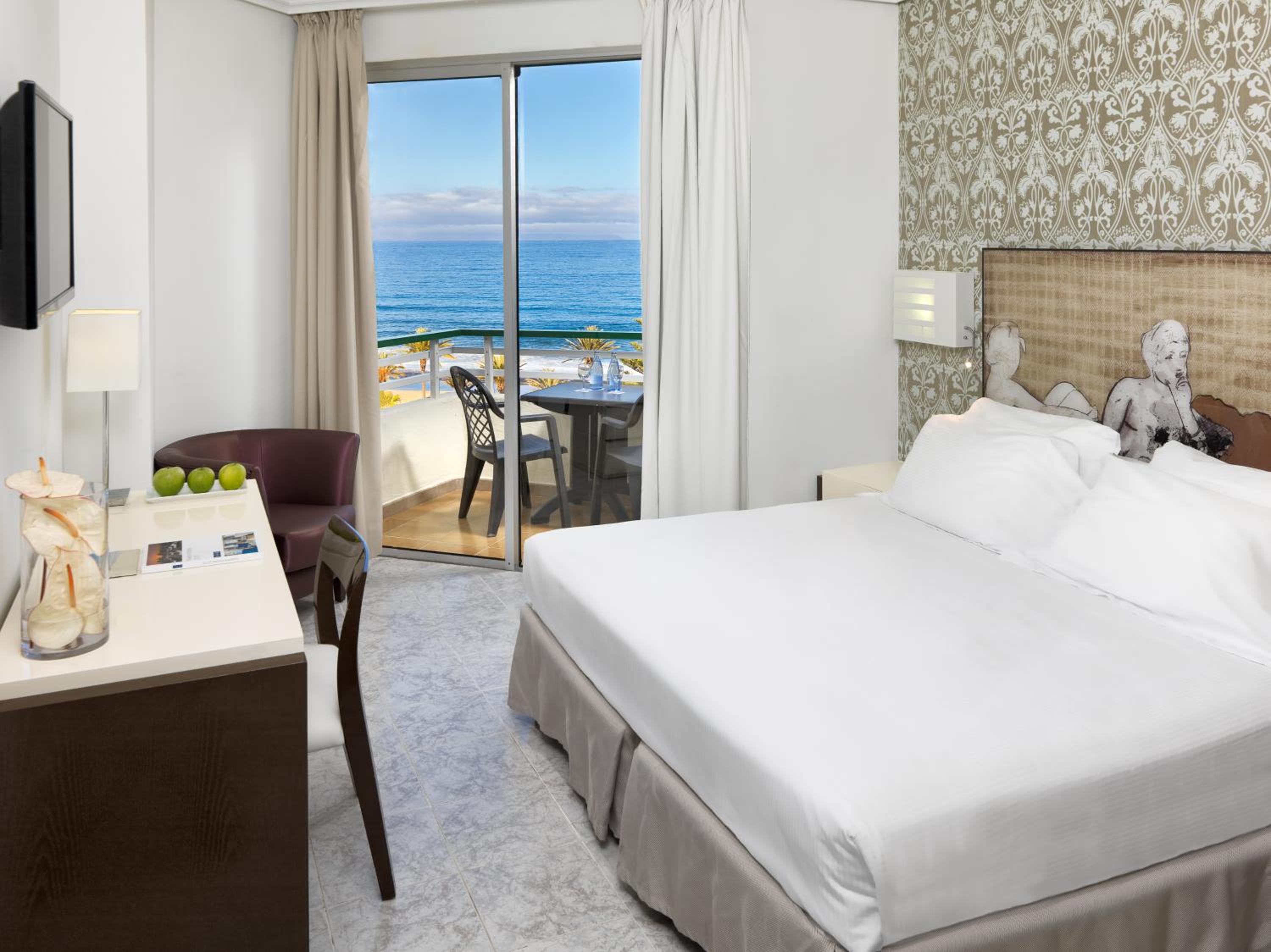Double or Twin Room with Sea View (1 Adult)