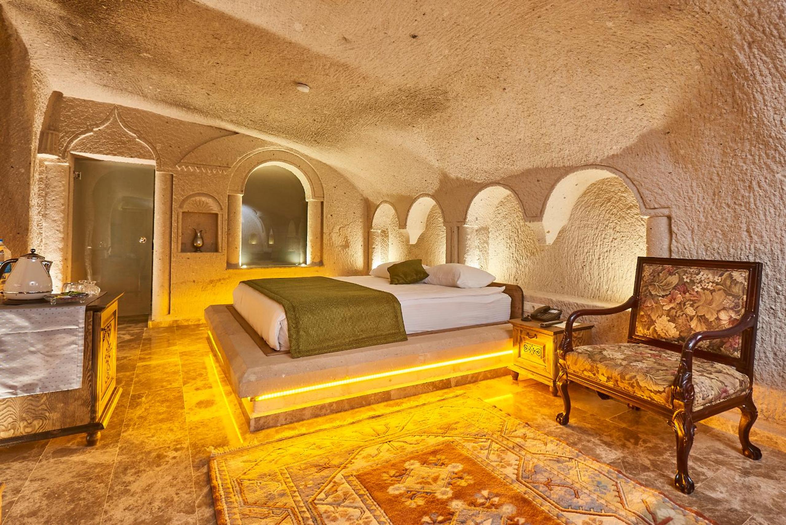 Superior Cave Room